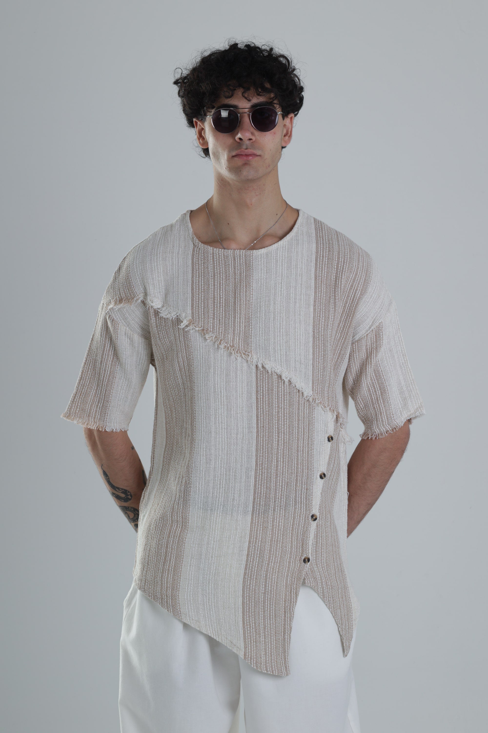 Asimetrik Tasarım Bej T-Shirt COC1381