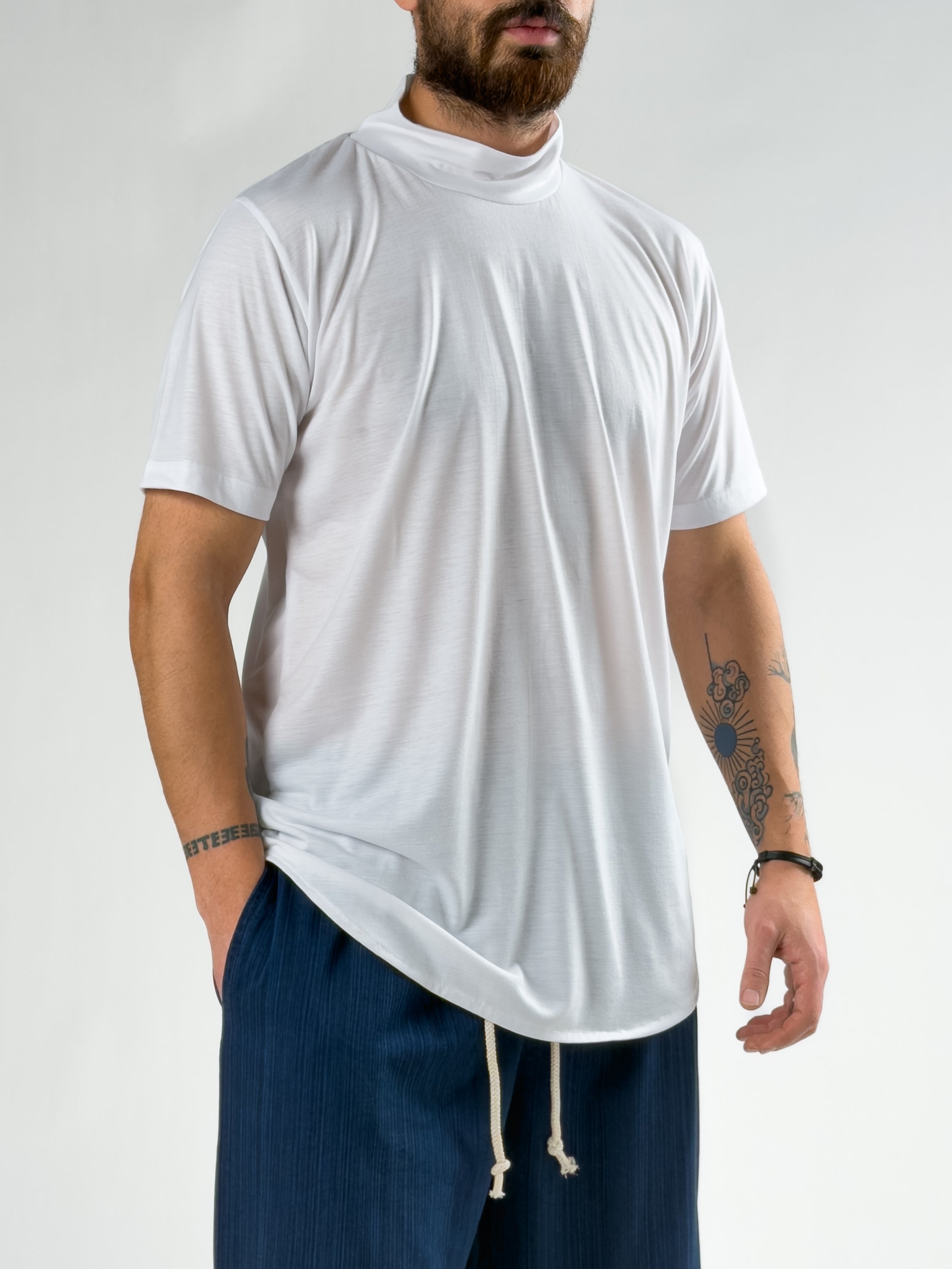Beyaz Boğazlı Tasarım Erkek T-Shirt COC2746