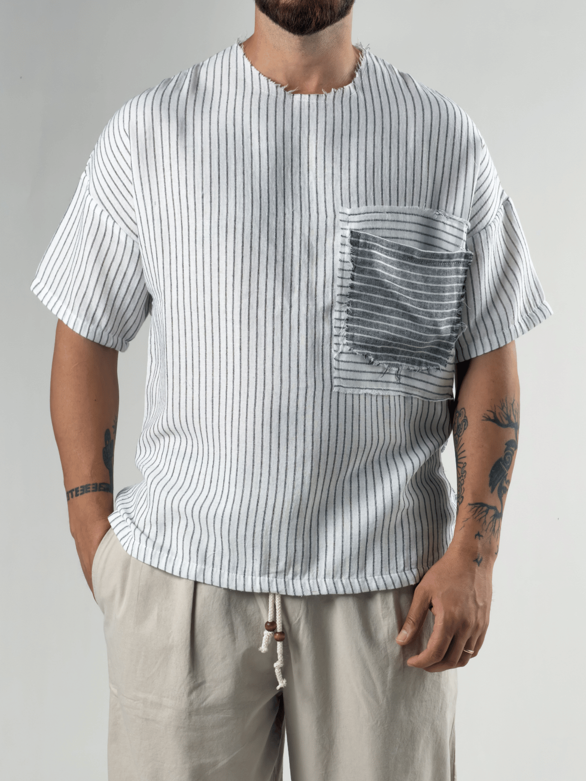Beyaz Çizgili Patch Bohem Erkek T-Shirt COC3279