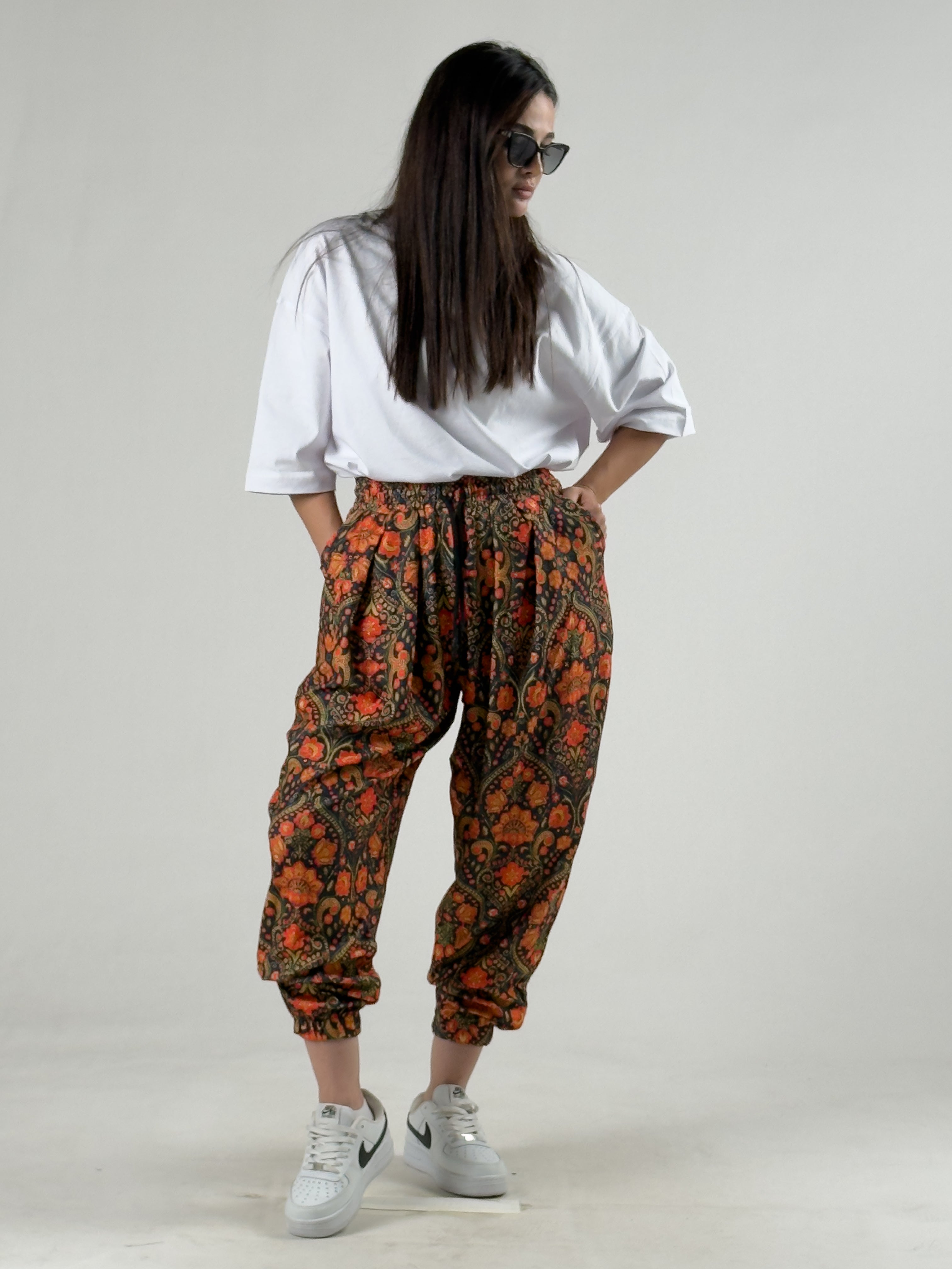 Çiçek Desenli Bürümcük Pileli Kadın Jogger Pantolon COC3307