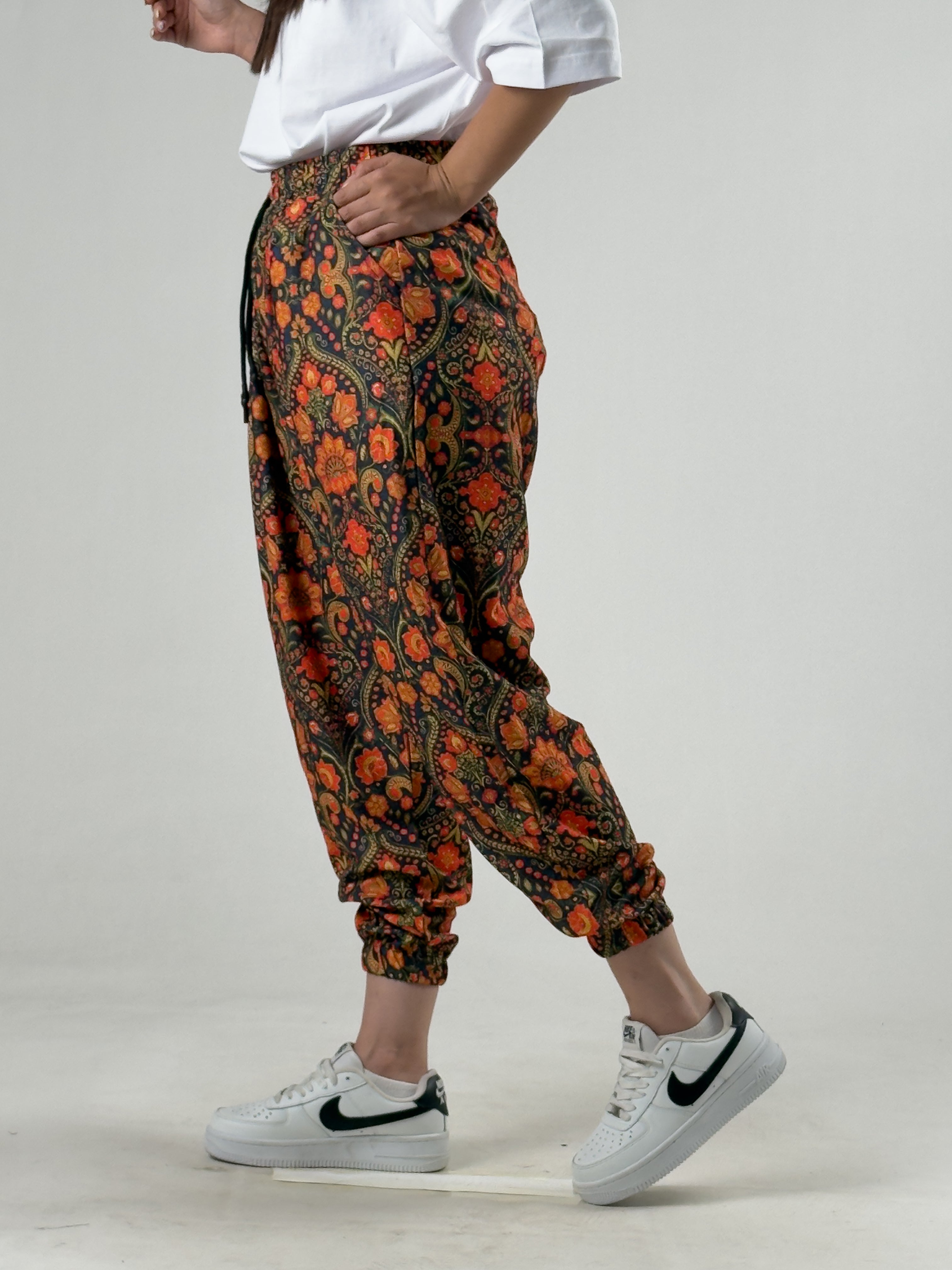 Çiçek Desenli Bürümcük Pileli Kadın Jogger Pantolon COC3307