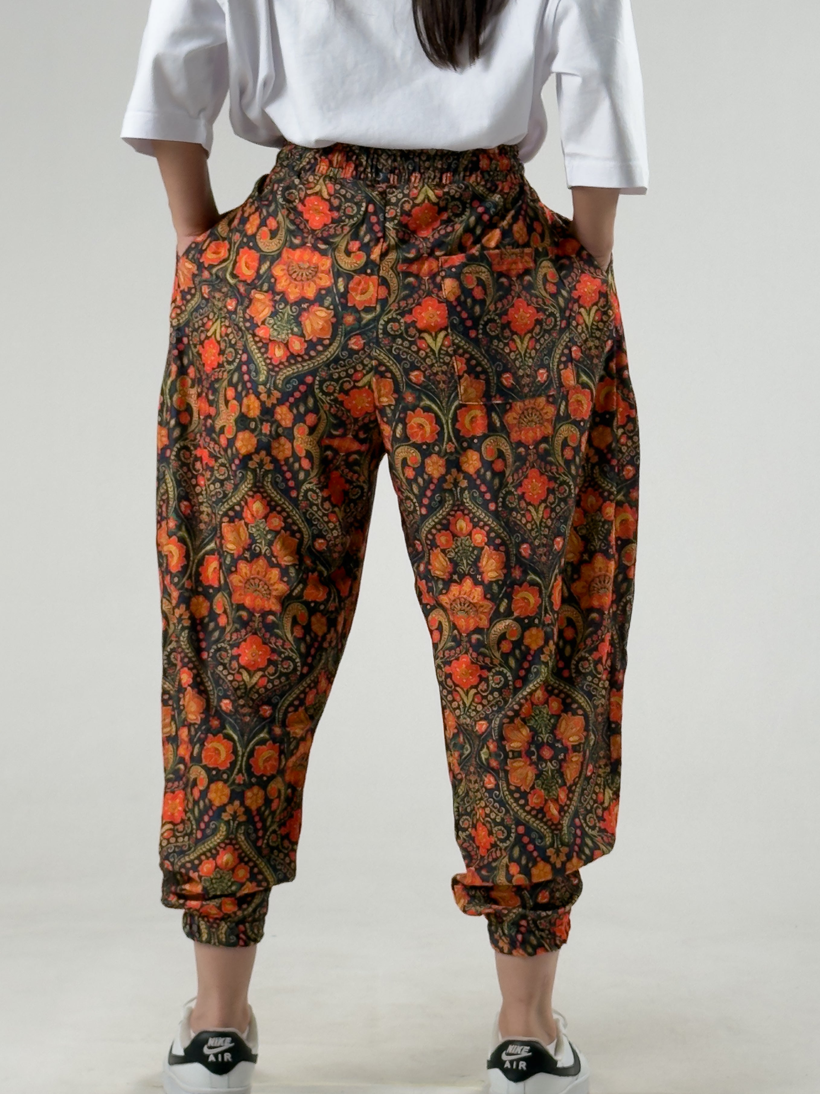 Çiçek Desenli Bürümcük Pileli Kadın Jogger Pantolon COC3307