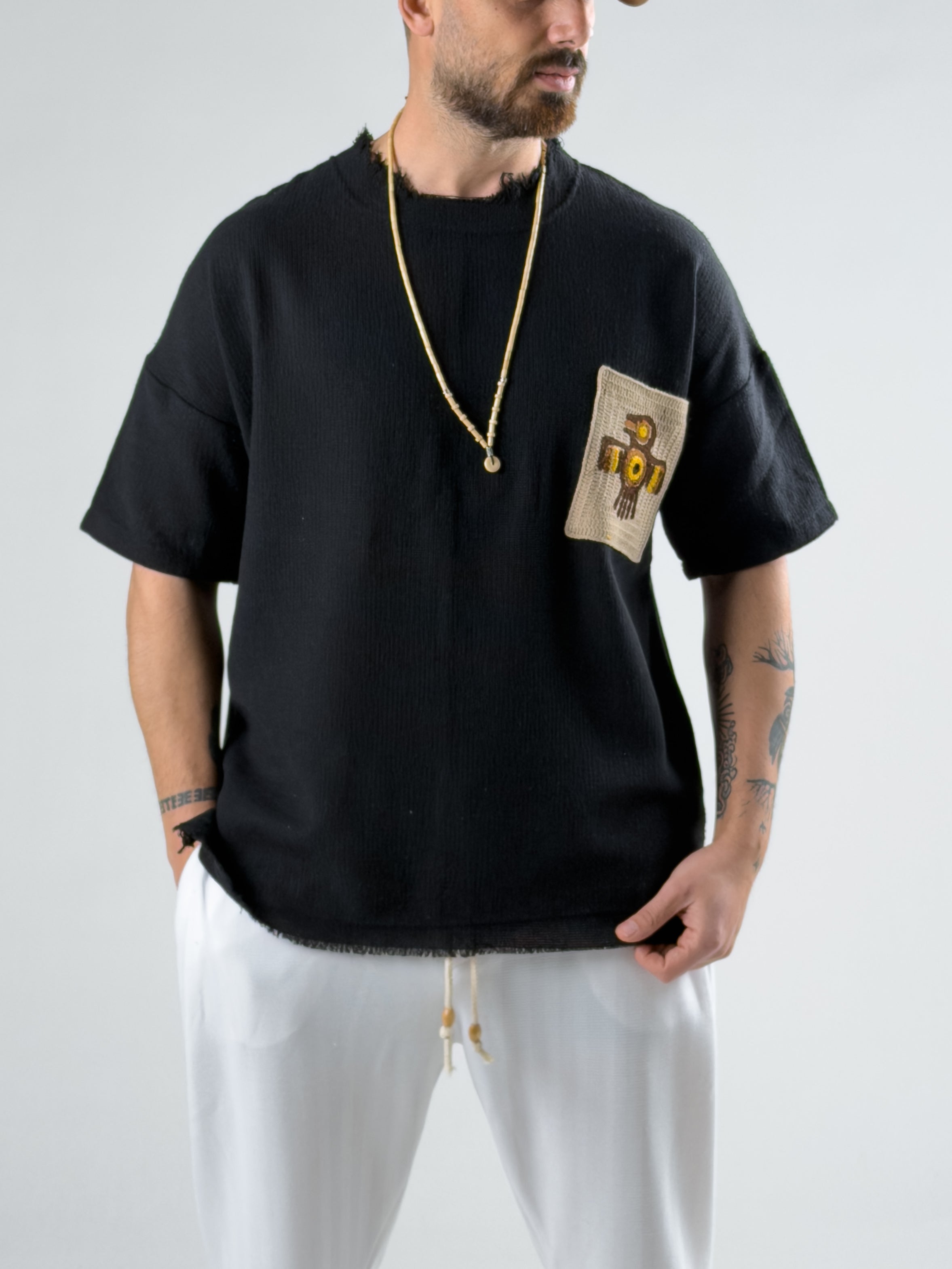 Desenli Cep Detaylı Siyah Bohem T-Shirt COC2983