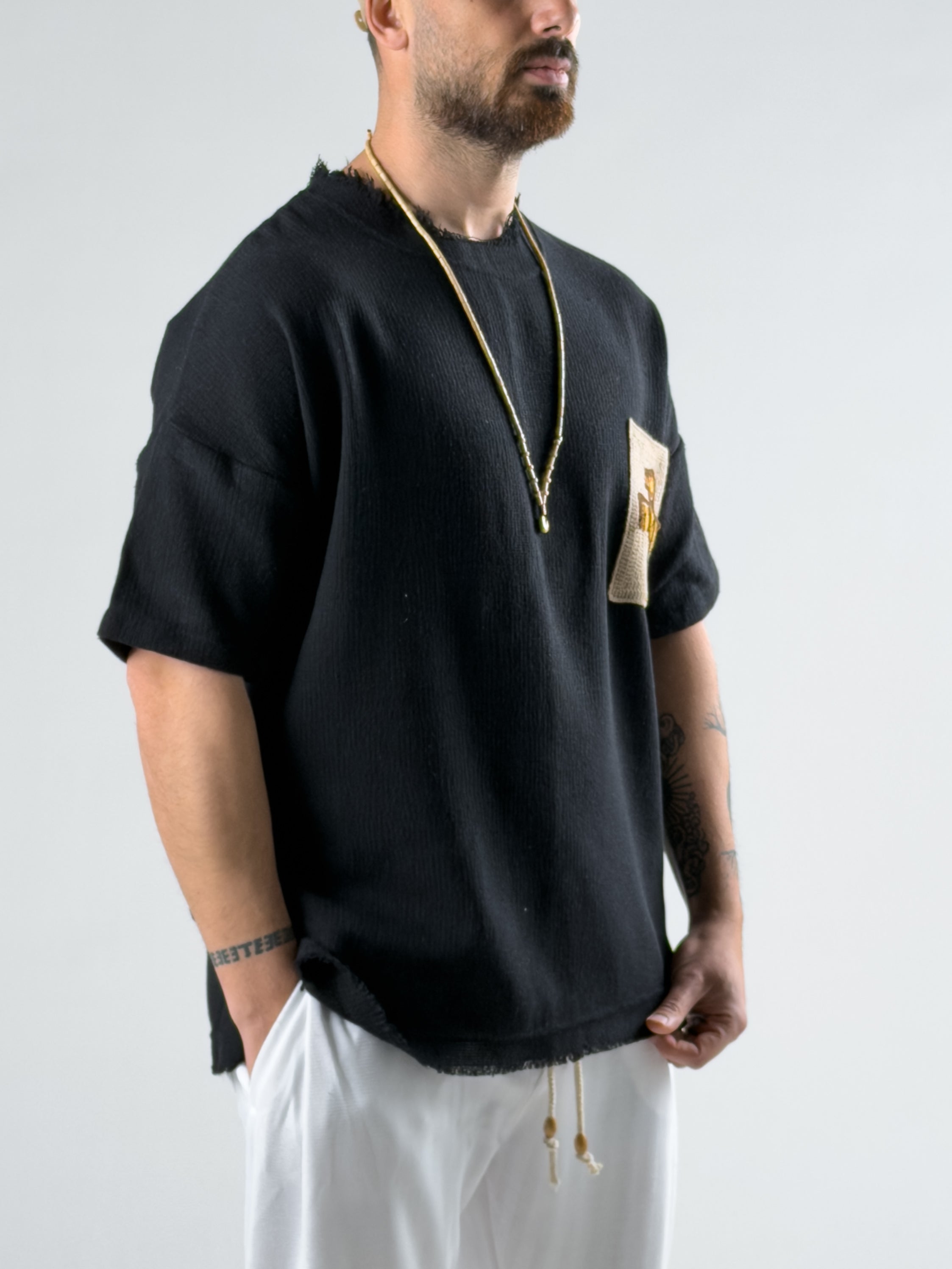 Desenli Cep Detaylı Siyah Bohem T-Shirt COC2983