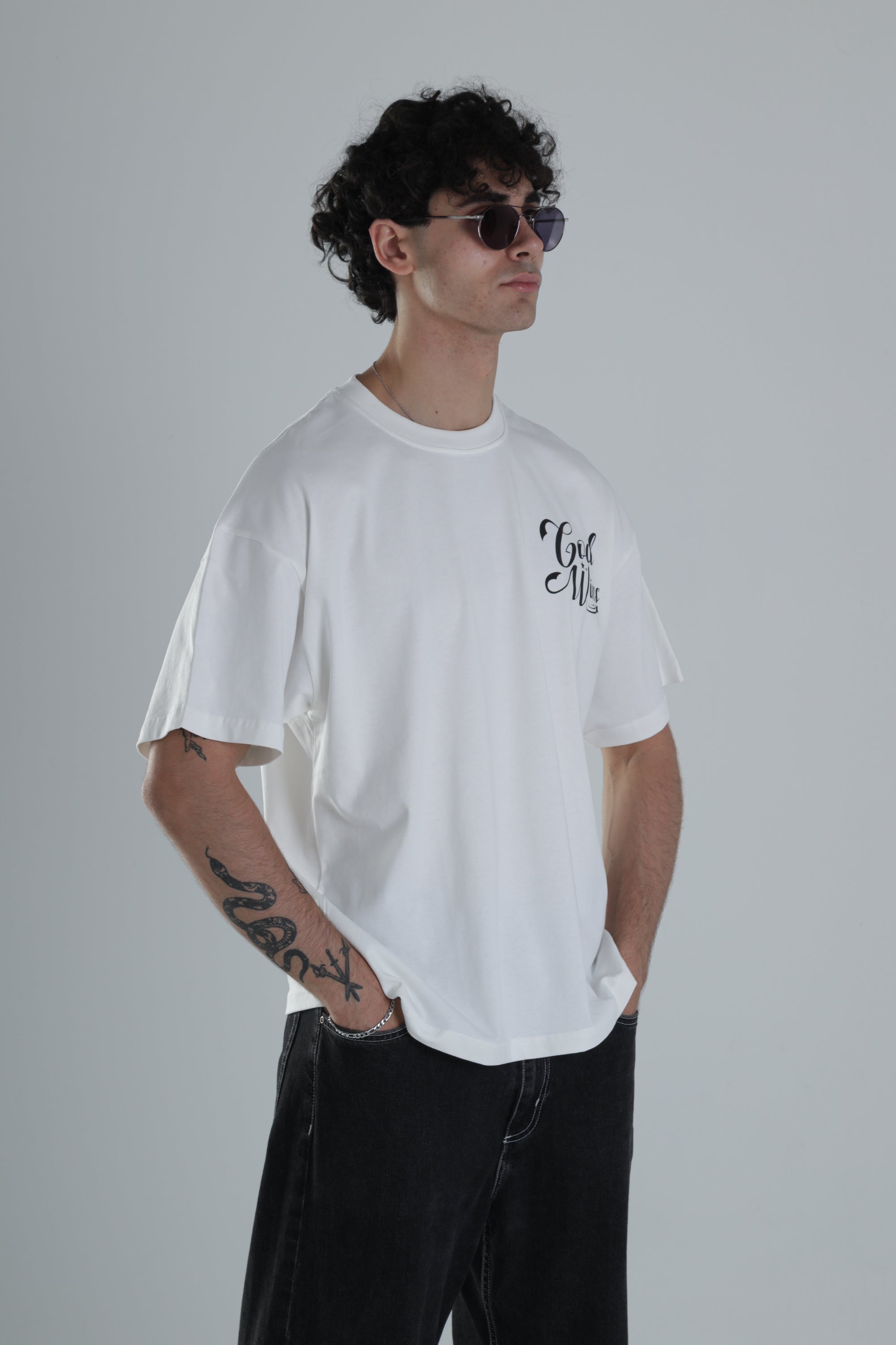 God Wins Beyaz Oversize Tasarım T-Shirt COC1388