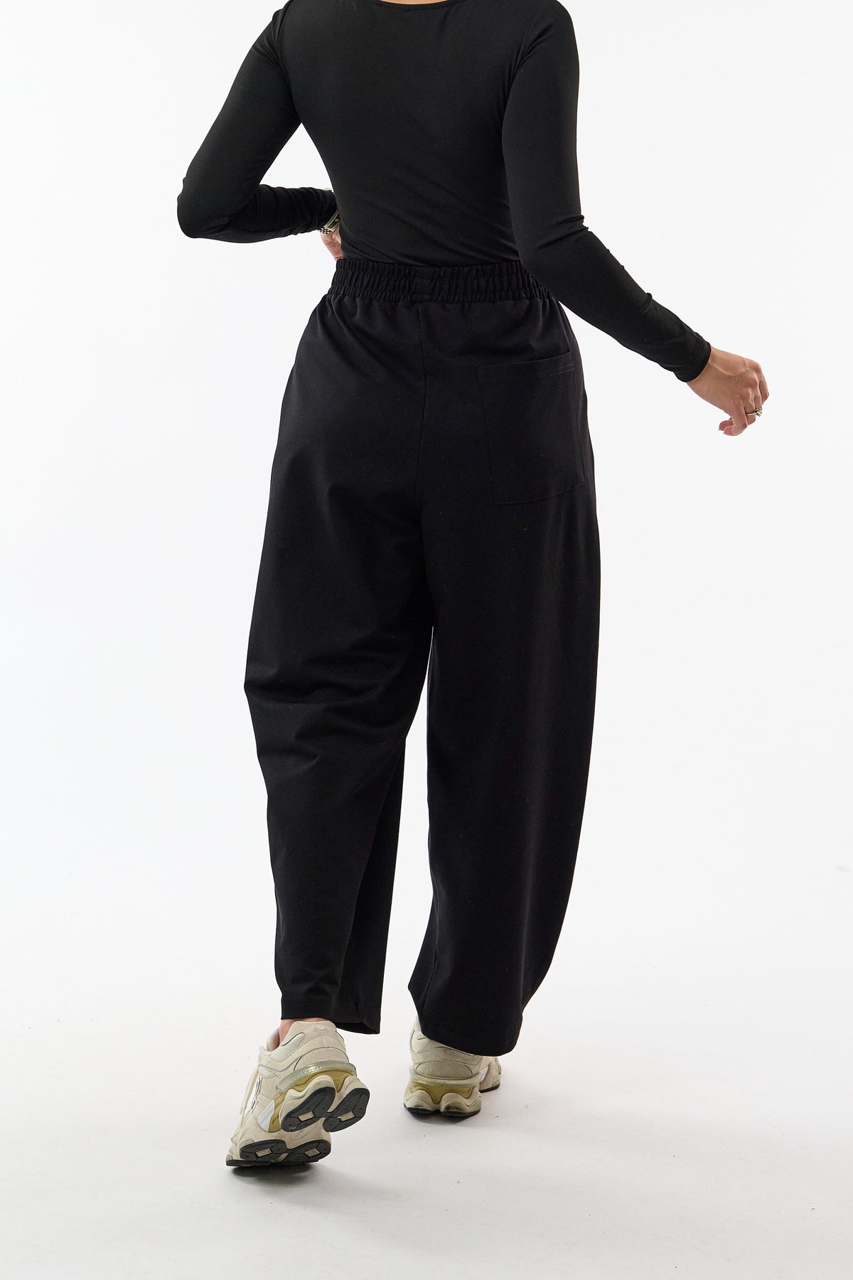 Kemerli Pileli Bel Lastikli Siyah Jogger Kadın Pantolon COC3683