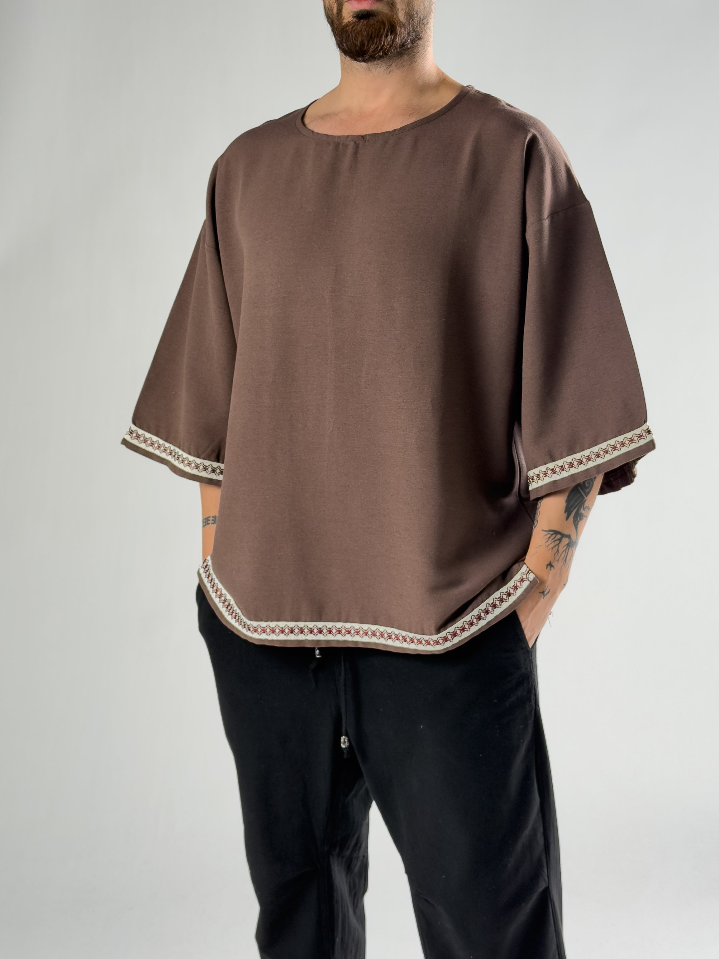Kol Desenli Fakir Kol Oversize Erkek Kahverengi T-Shirt COC2825