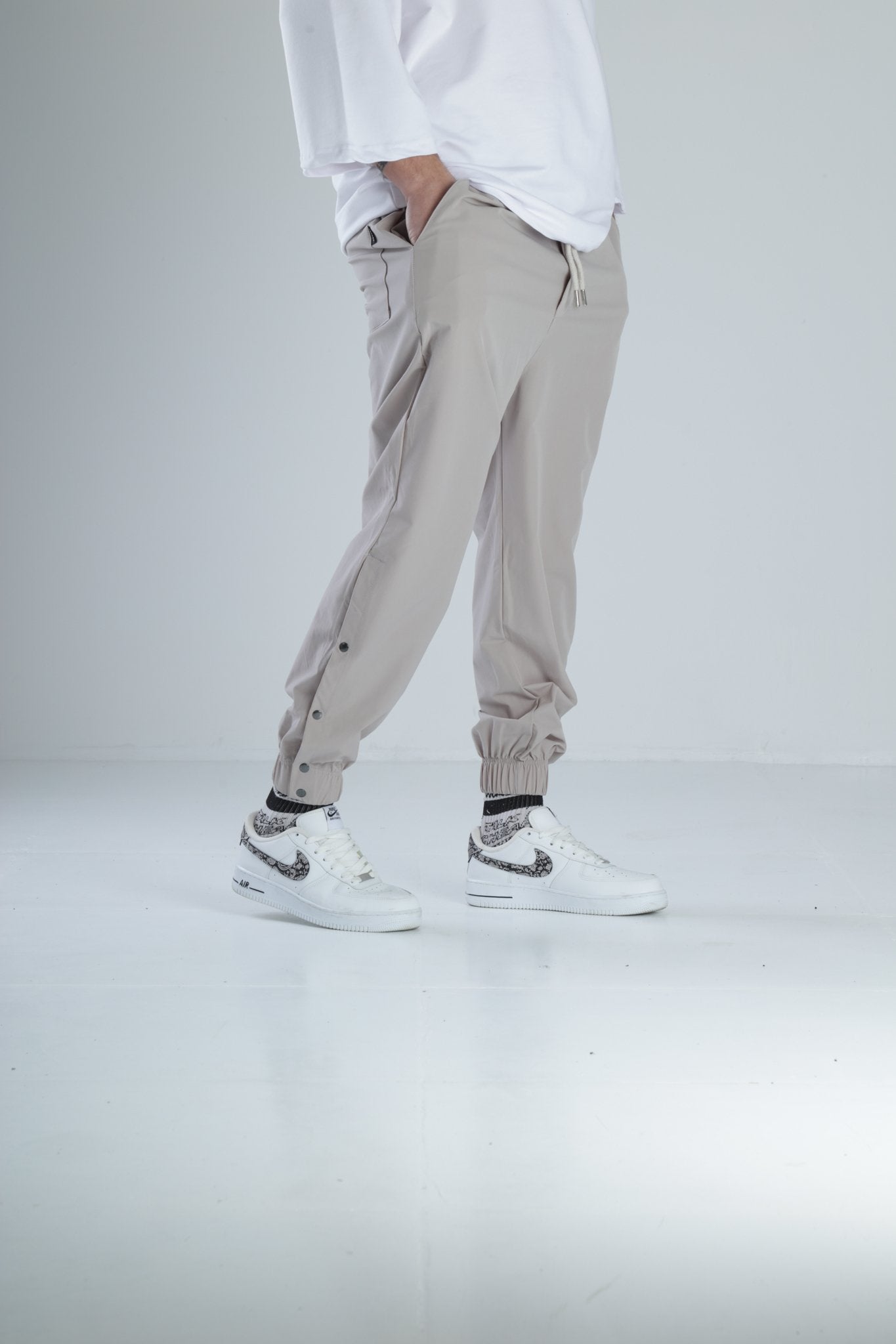 Paça Detaylı Bej Jogger Pantolon COC2077
