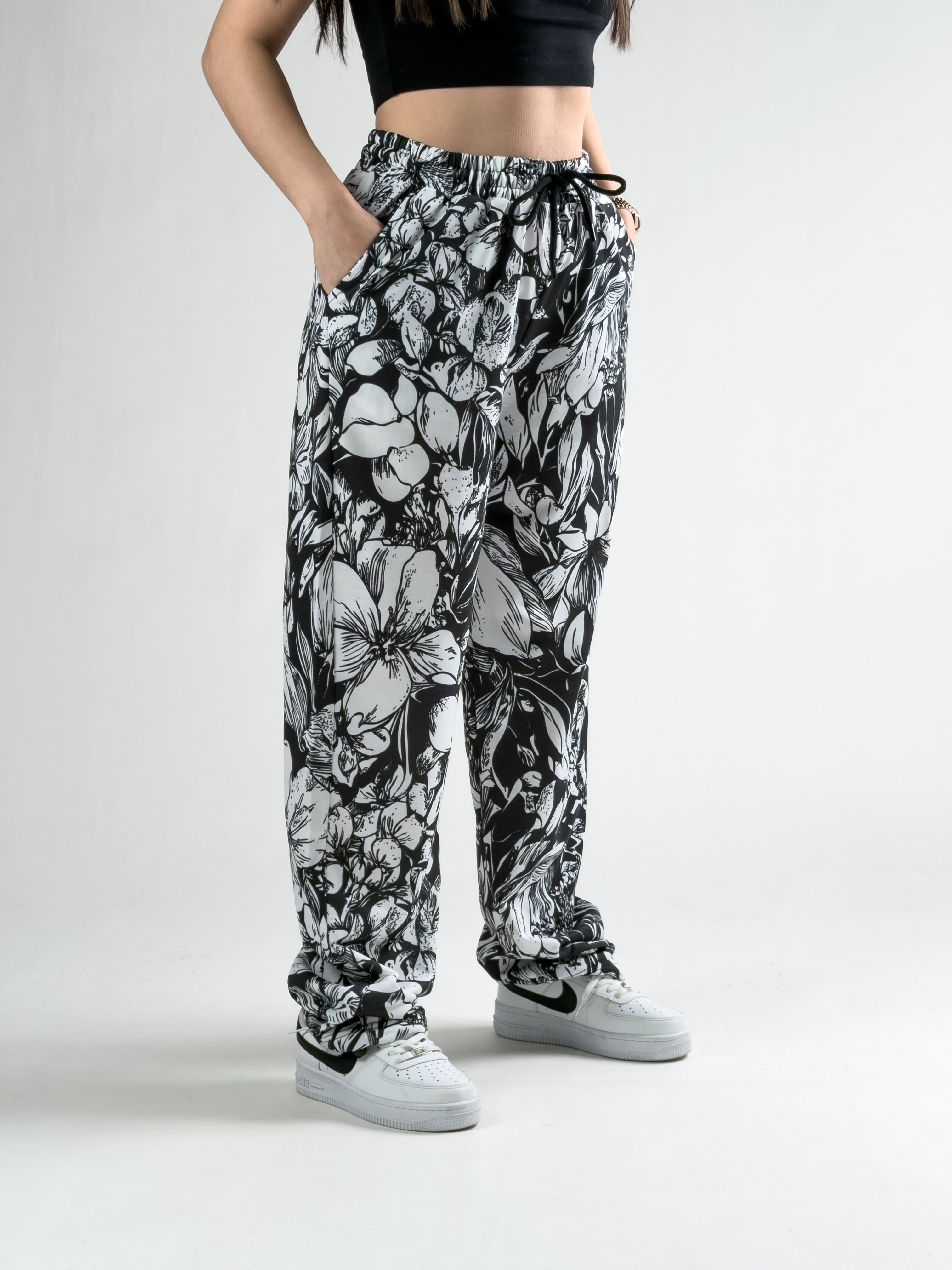 Paça Ayarlamalı Gül Desenli Kadın Jogger Pantolon COC2803