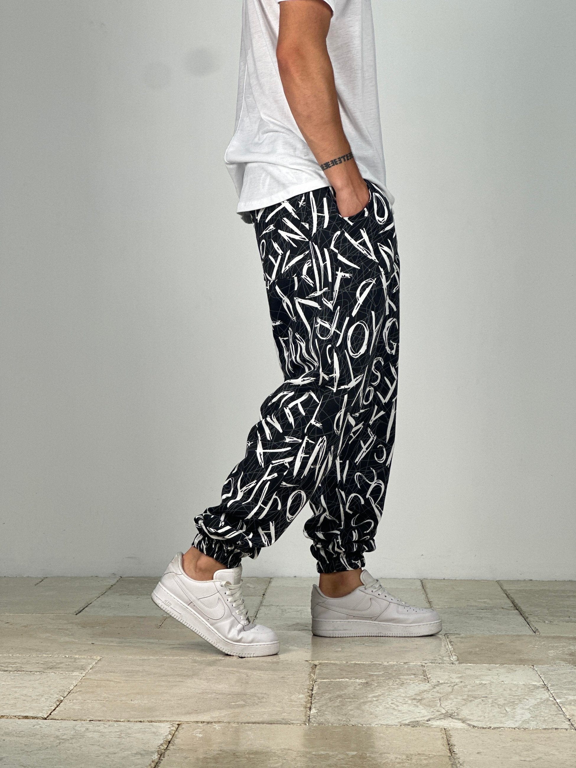 Siyah Beyaz Grafiti Desenli Jogger COC1974