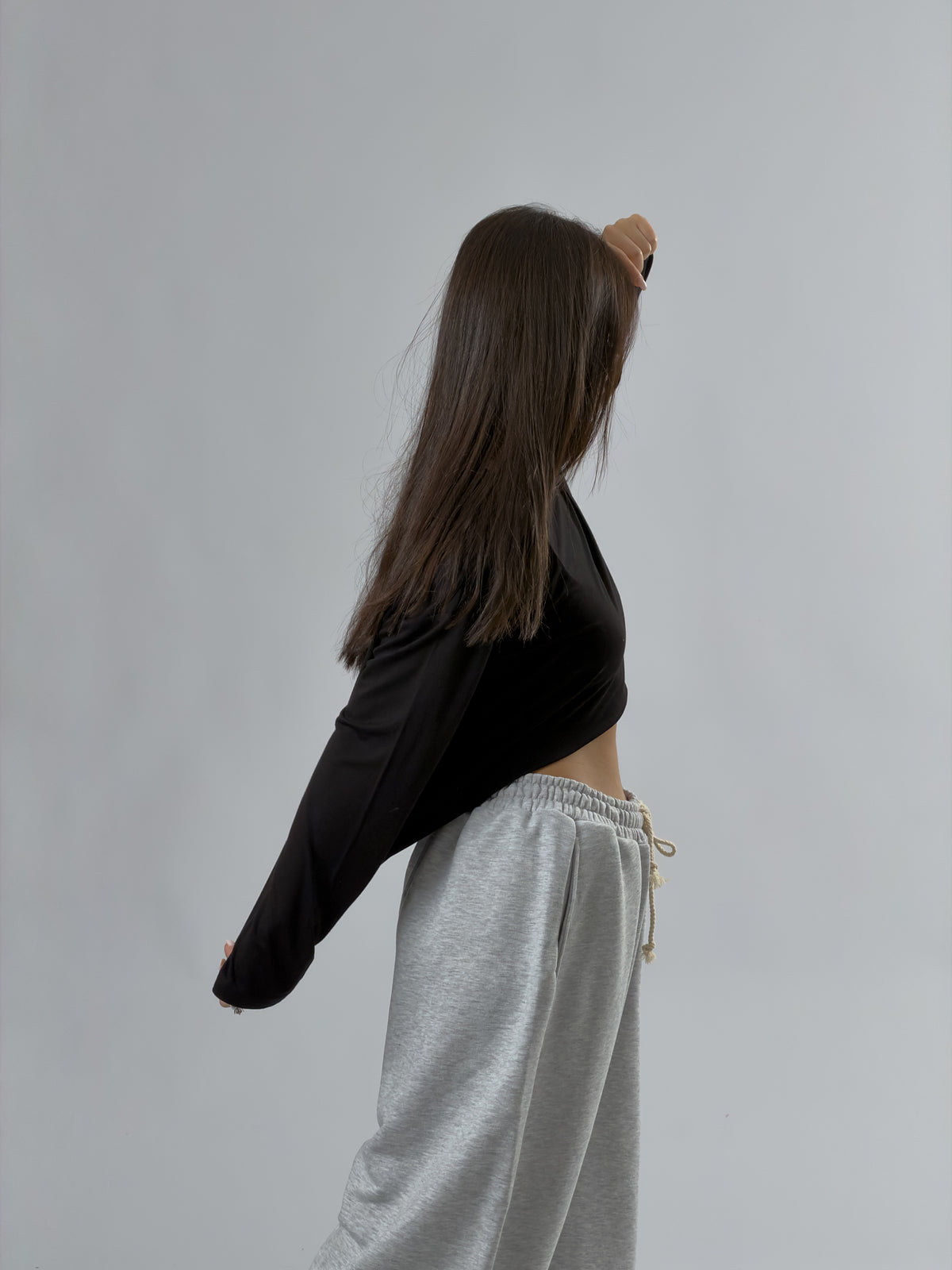 Siyah Bisiklet Yaka Basic Kadın Sweatshirt COC3541
