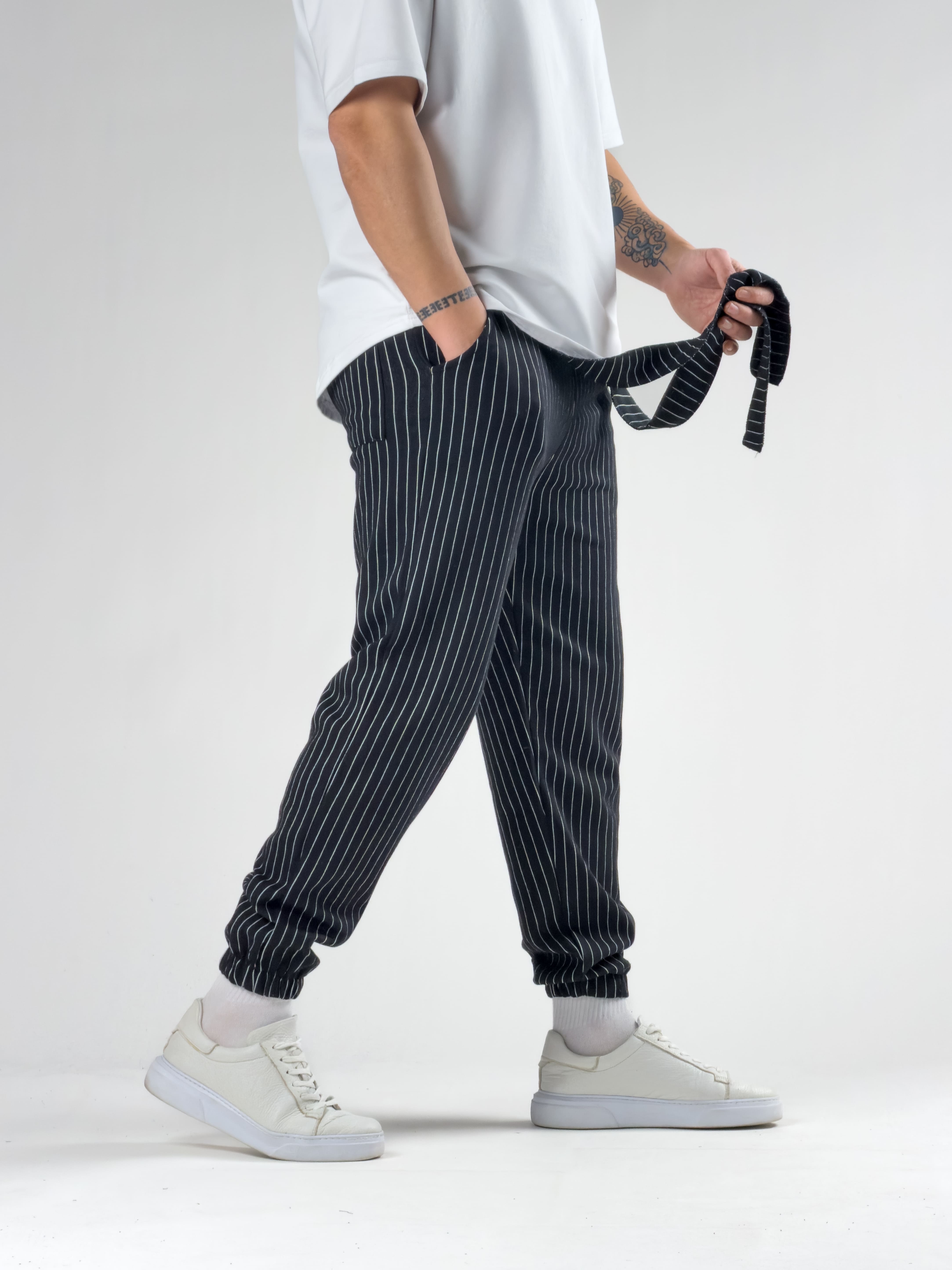 Siyah Çizgi Desenli Kemer Detaylı Jogger Pantolon COC2780