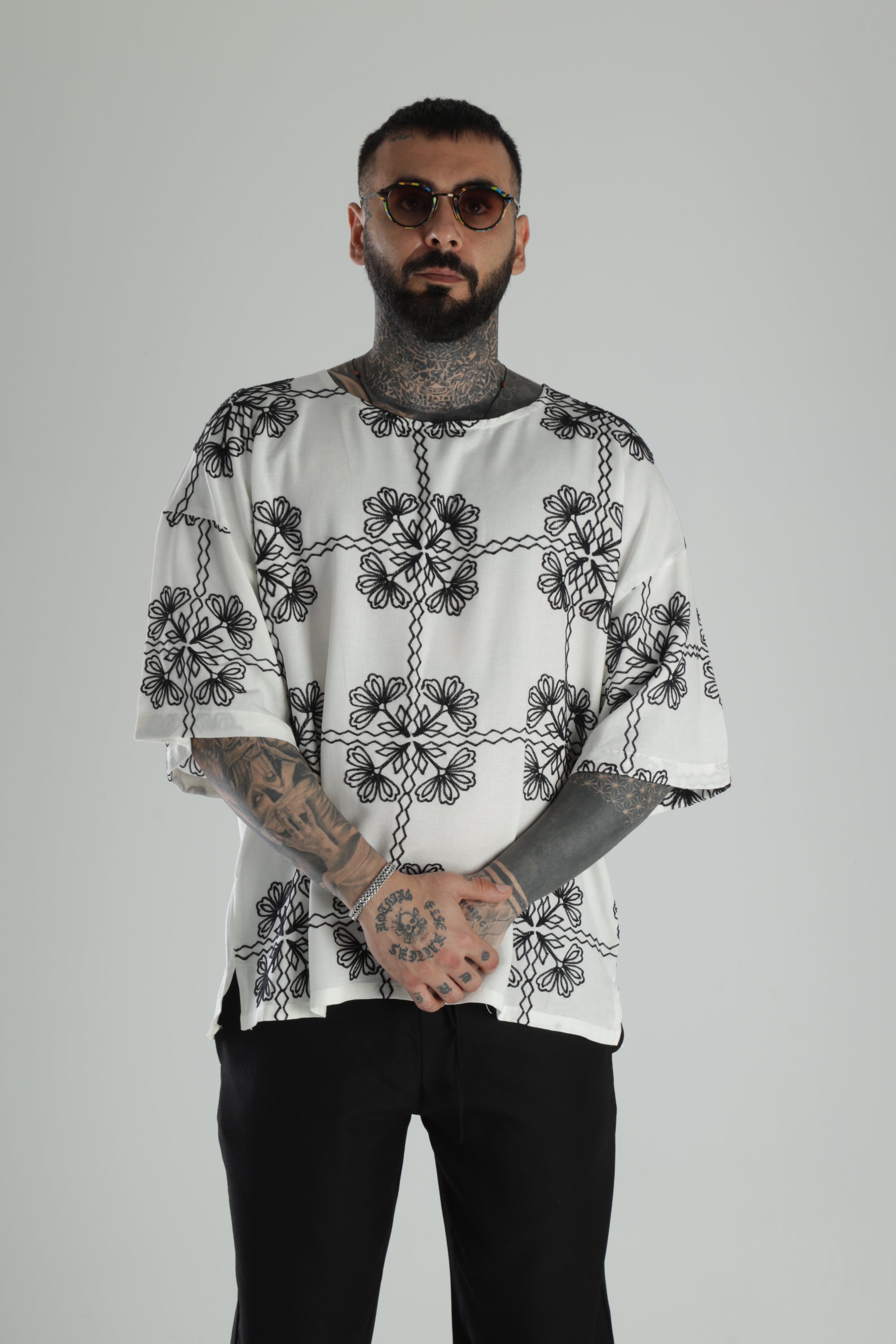 Siyah Nakış İşlemeli Oversize T-Shirt COC1475