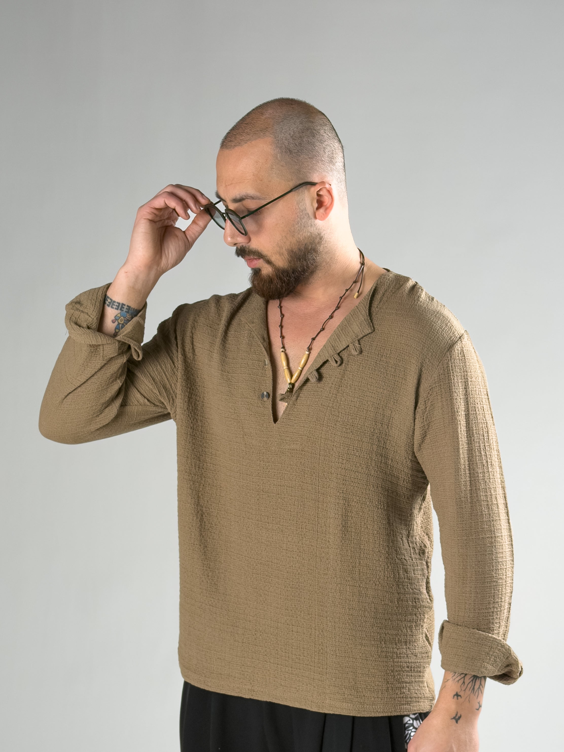 Tasarım Kahverengi Düğme Detaylı Erkek T-Shirt COC2869