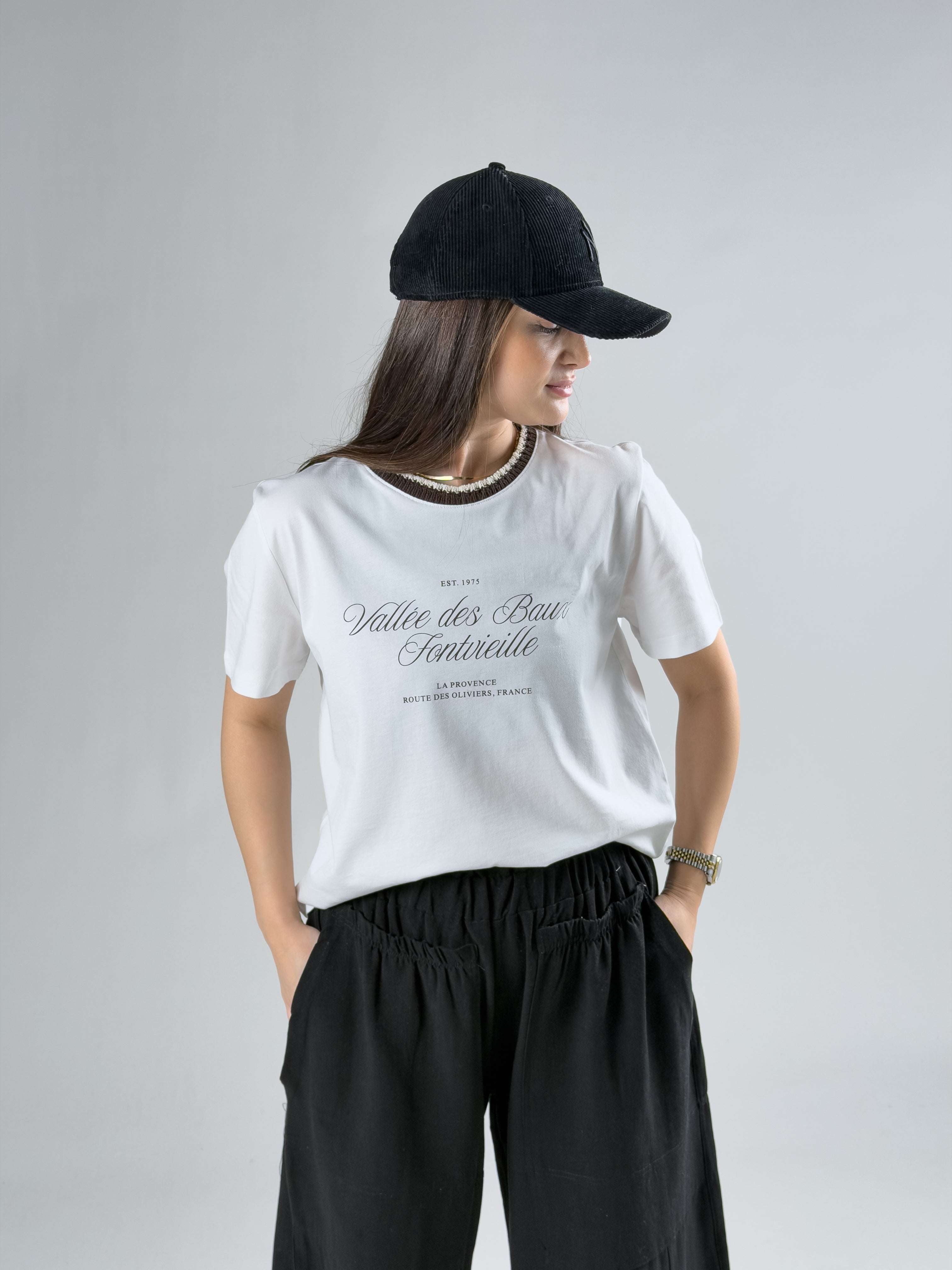 Yaka İşlemeli Kadın Kahverengi Basic T-Shirt COC3055