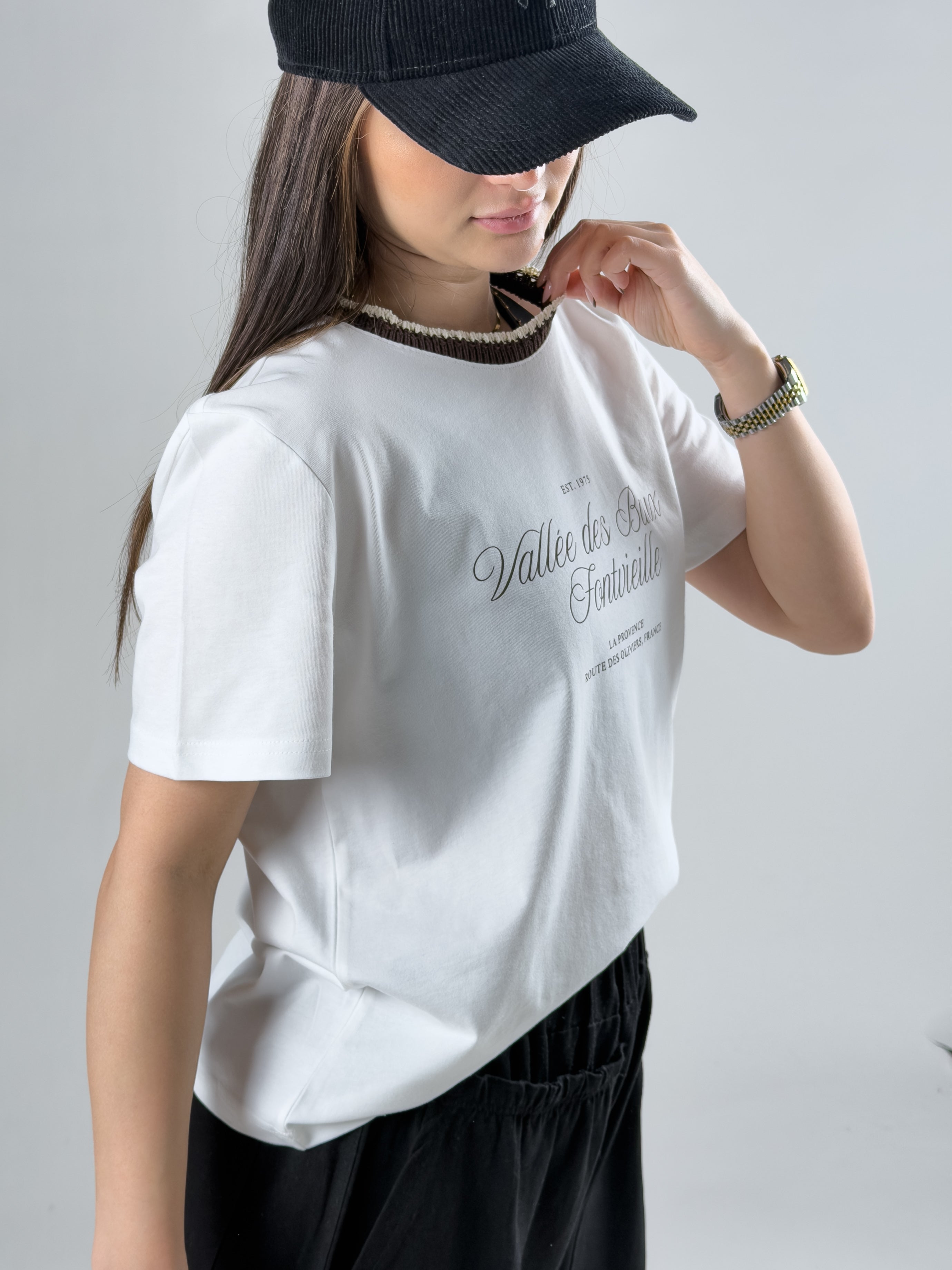 Yaka İşlemeli Kadın Kahverengi Basic T-Shirt COC3055