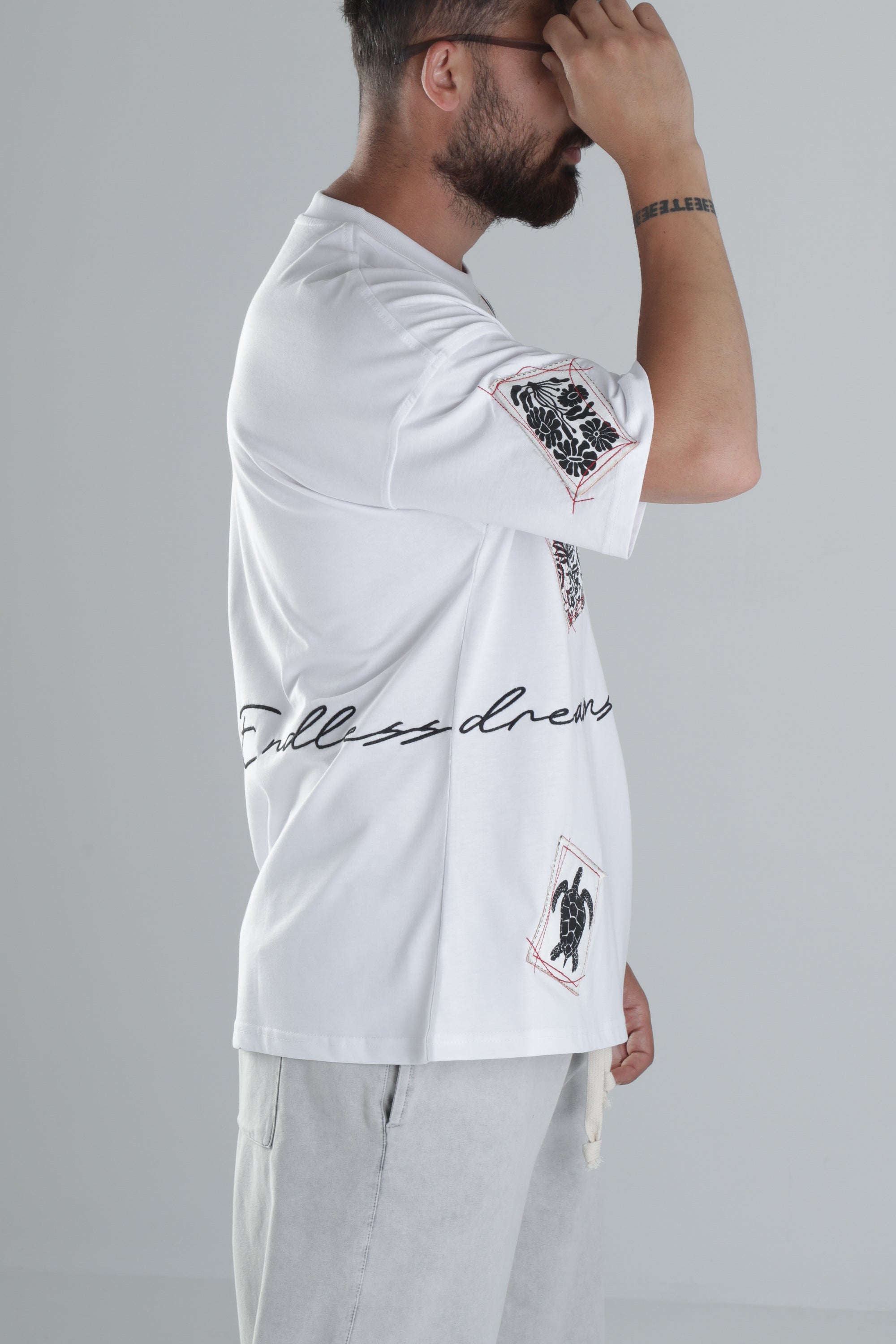 Yama Desenli Beyaz Tasarım T-Shirt COC1301
