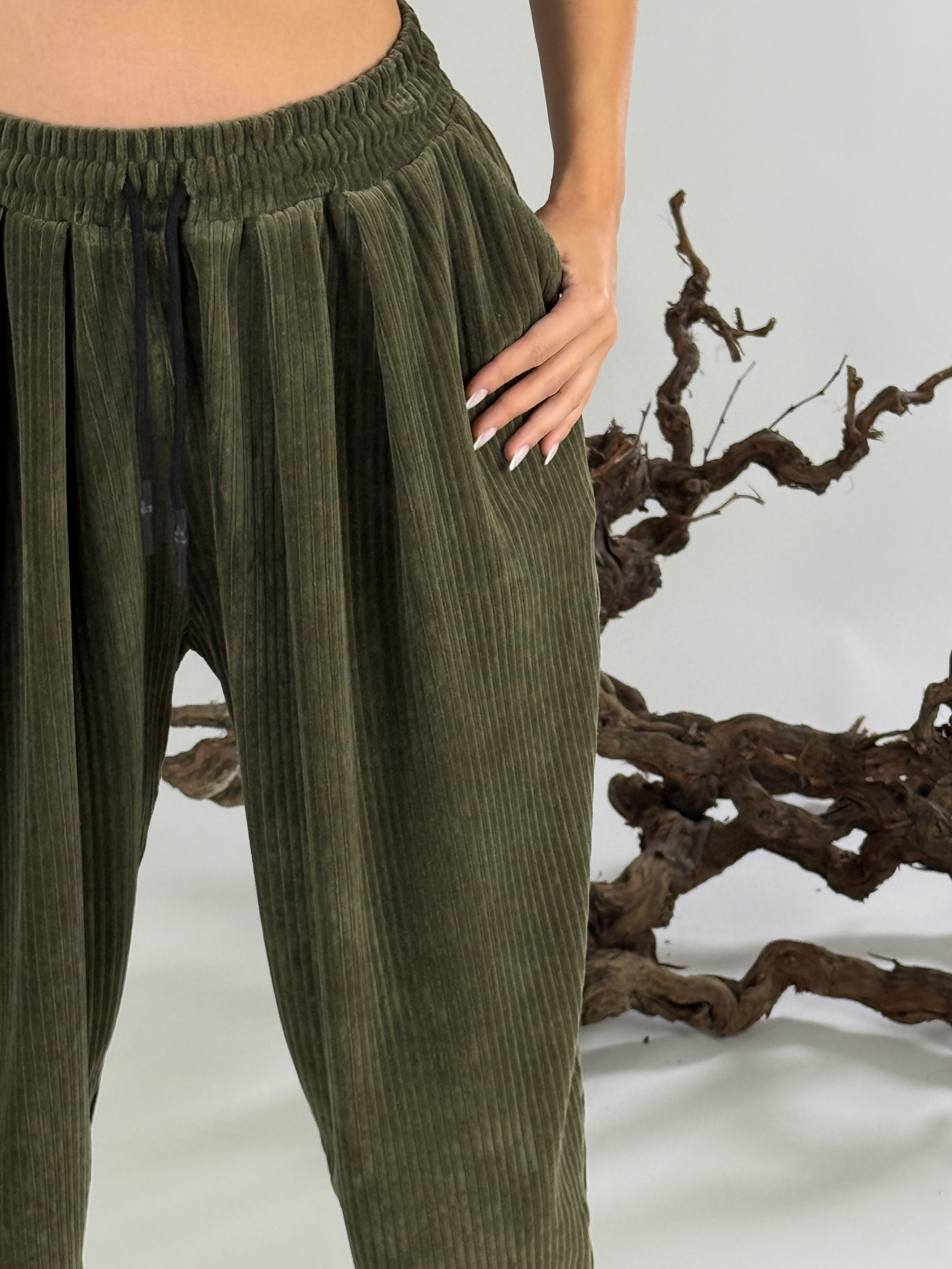 Yeşil Kadife Pileli Kadın Jogger Pantolon COC1058
