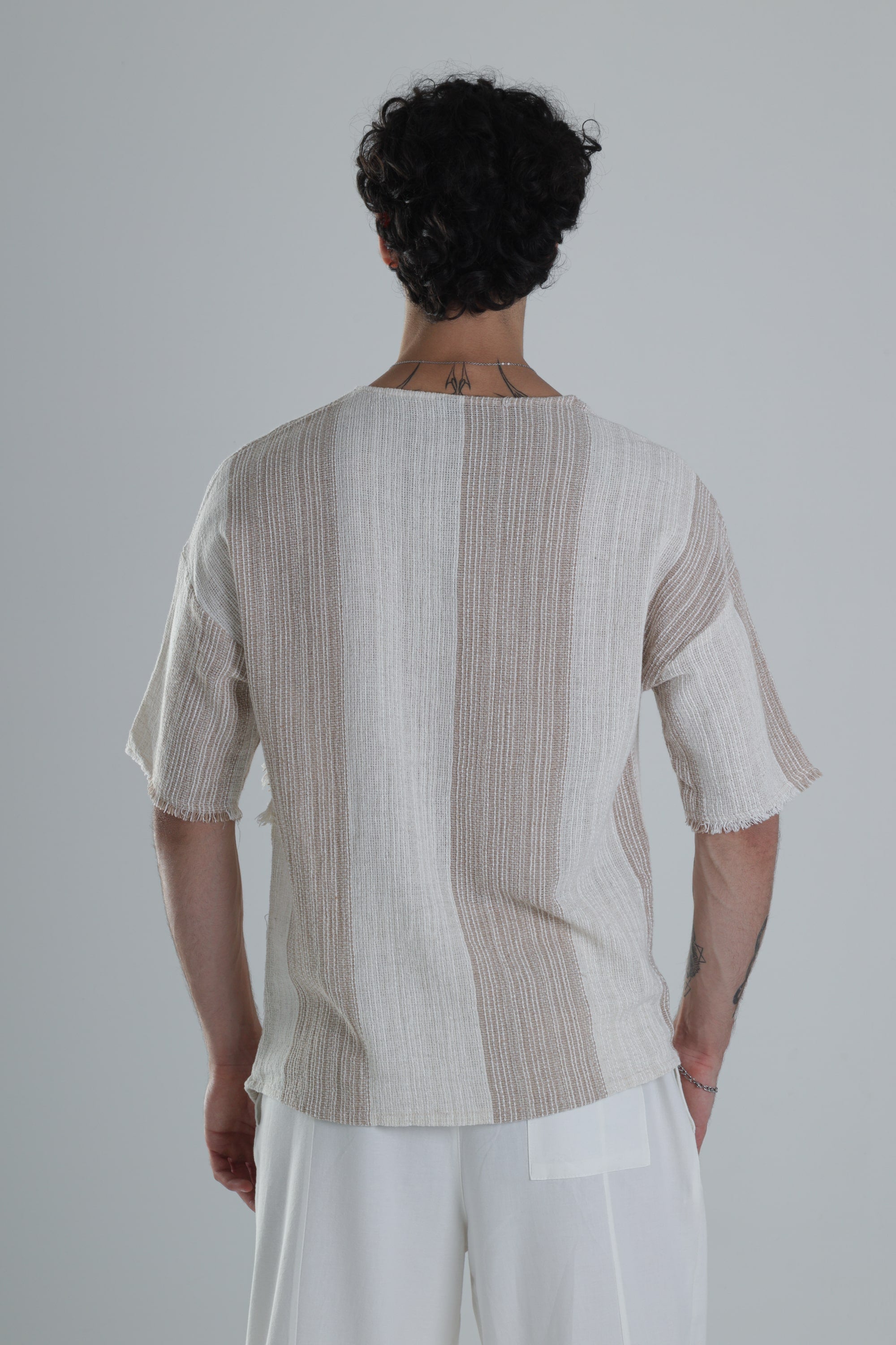 Asimetrik Tasarım Bej T-Shirt COC1381