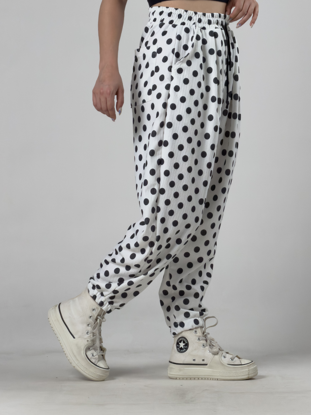Beyaz Puantiyeli Kadın Jogger Pantolon COC3258