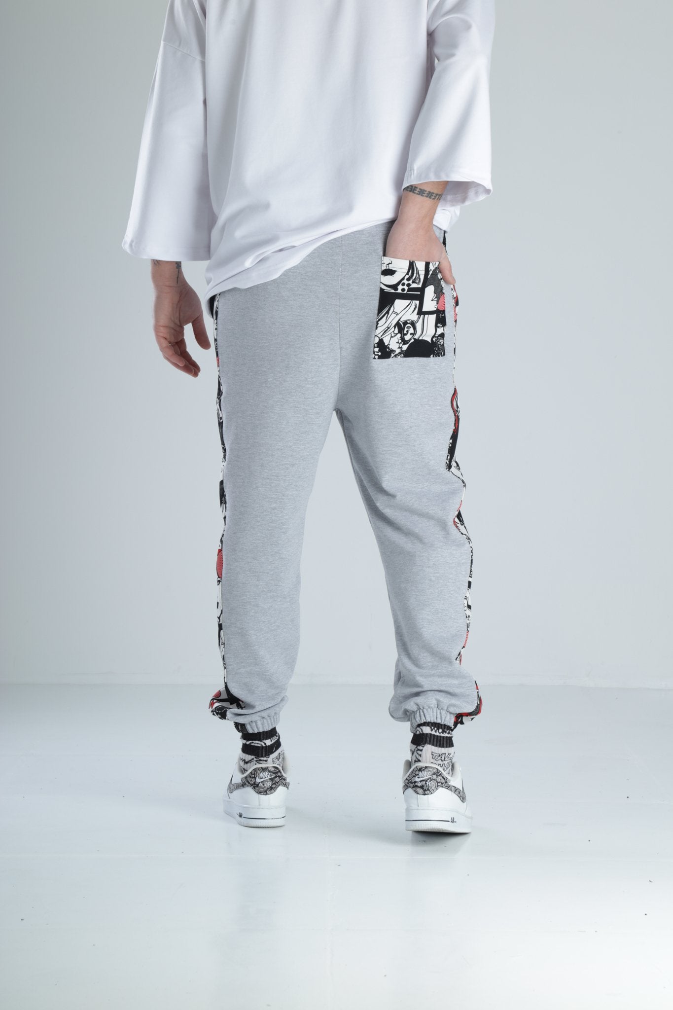 Çizgi Roman Detaylı Gri Jogger Pantolon COC1371