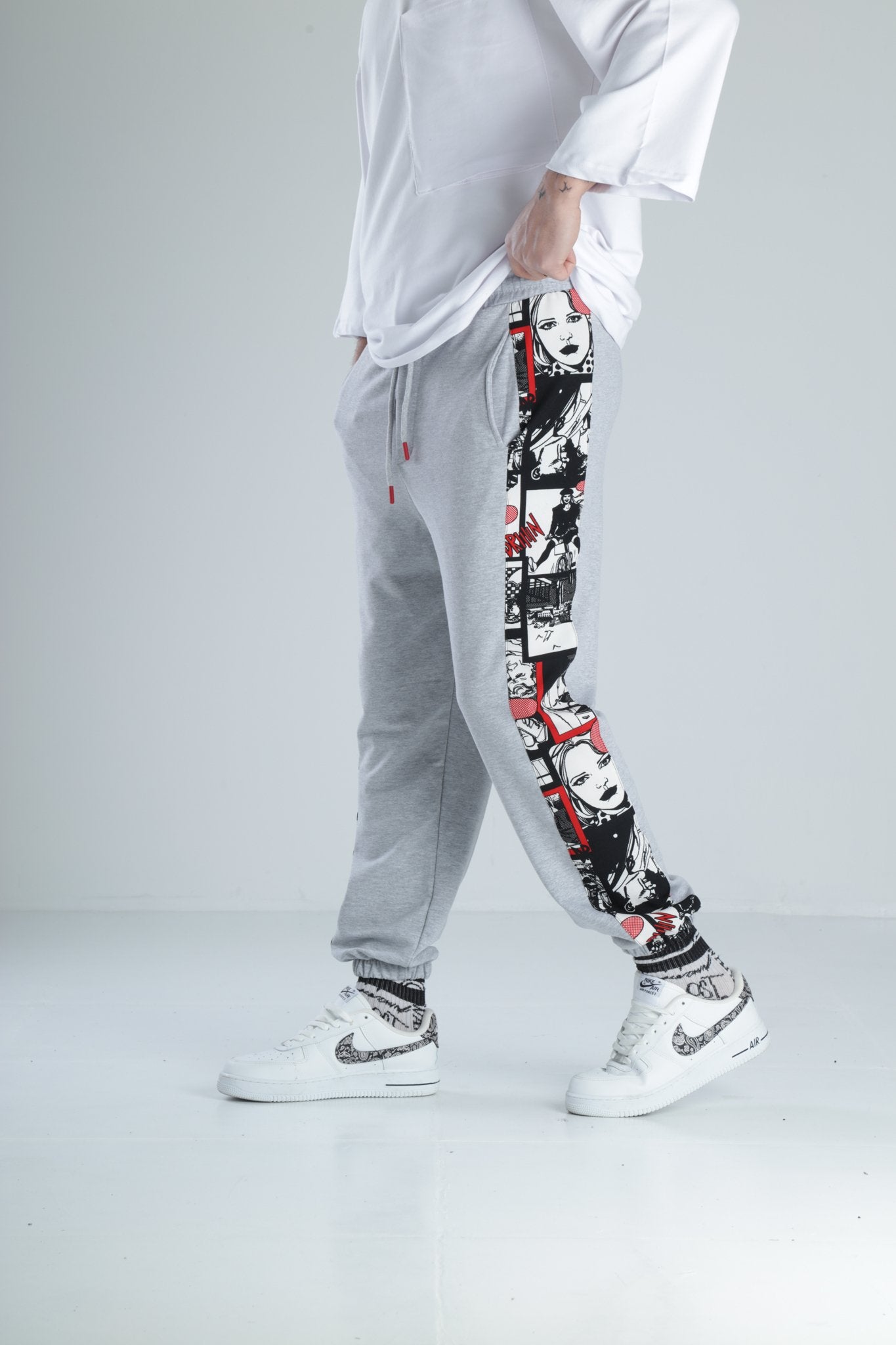 Çizgi Roman Detaylı Gri Jogger Pantolon COC1371