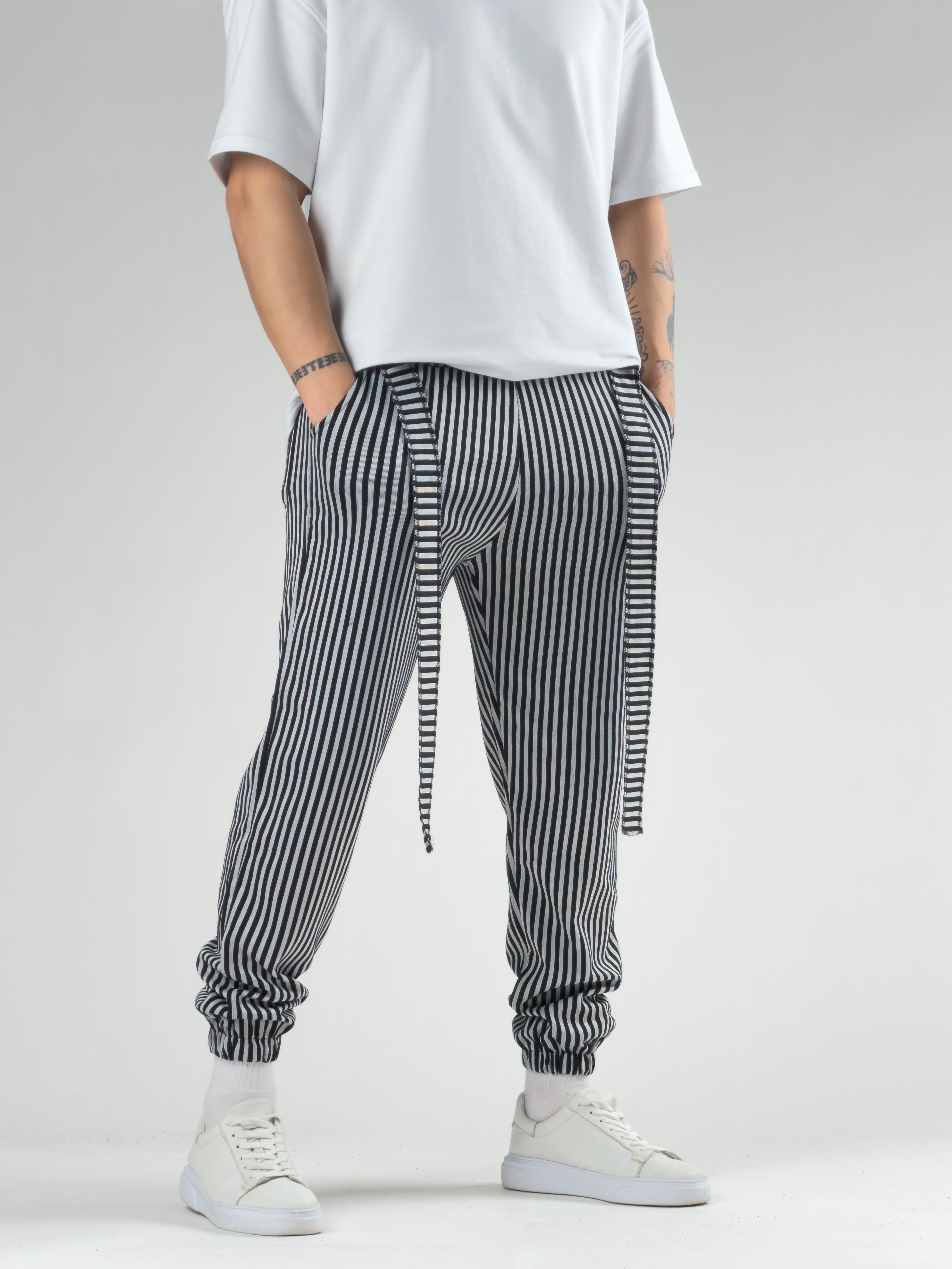 Çizgi Desenli Kemer Detaylı Jogger Pantolon COC2784