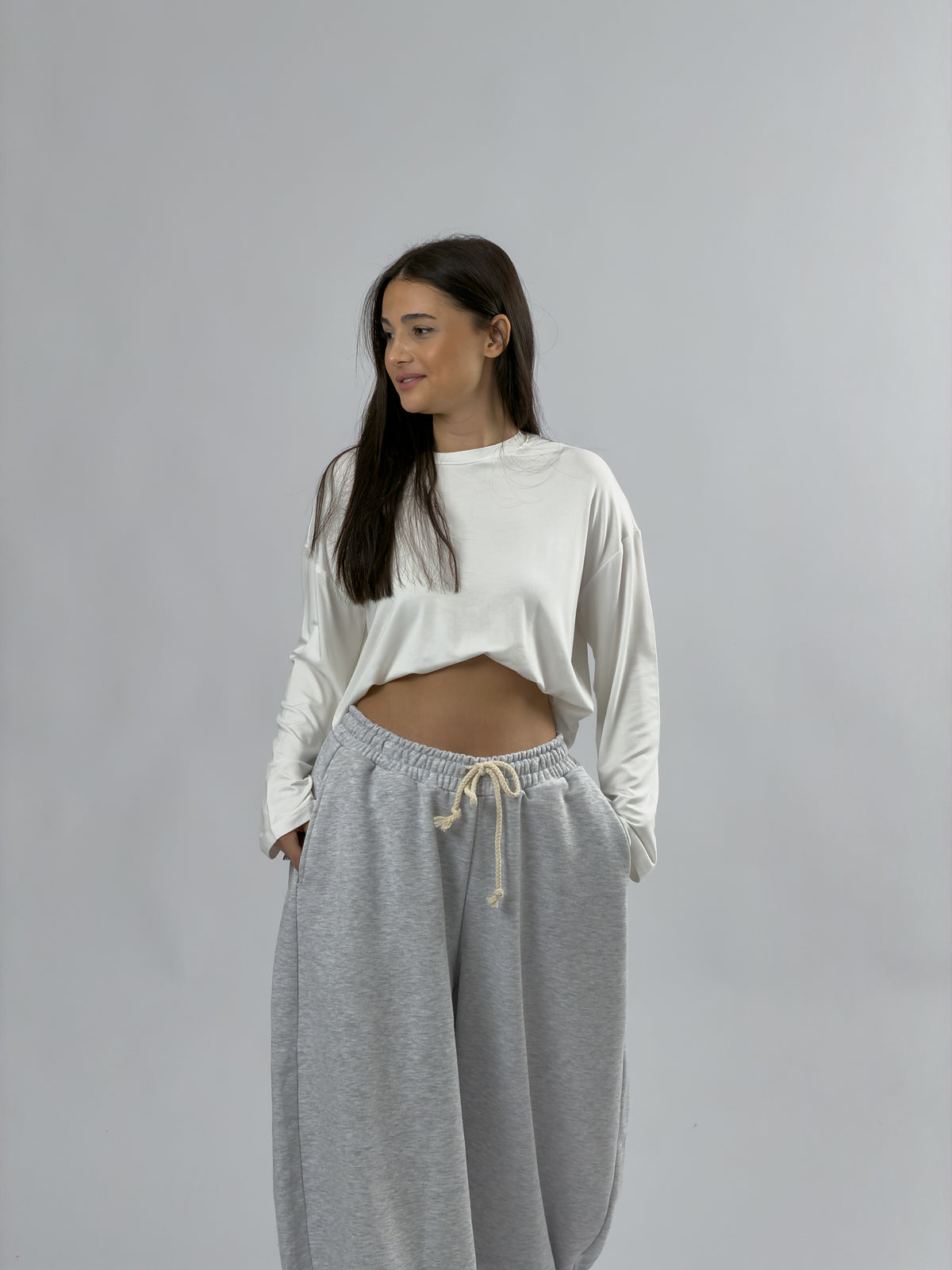 Ekru Bisiklet Yaka Basic Kadın Sweatshirt COC3543
