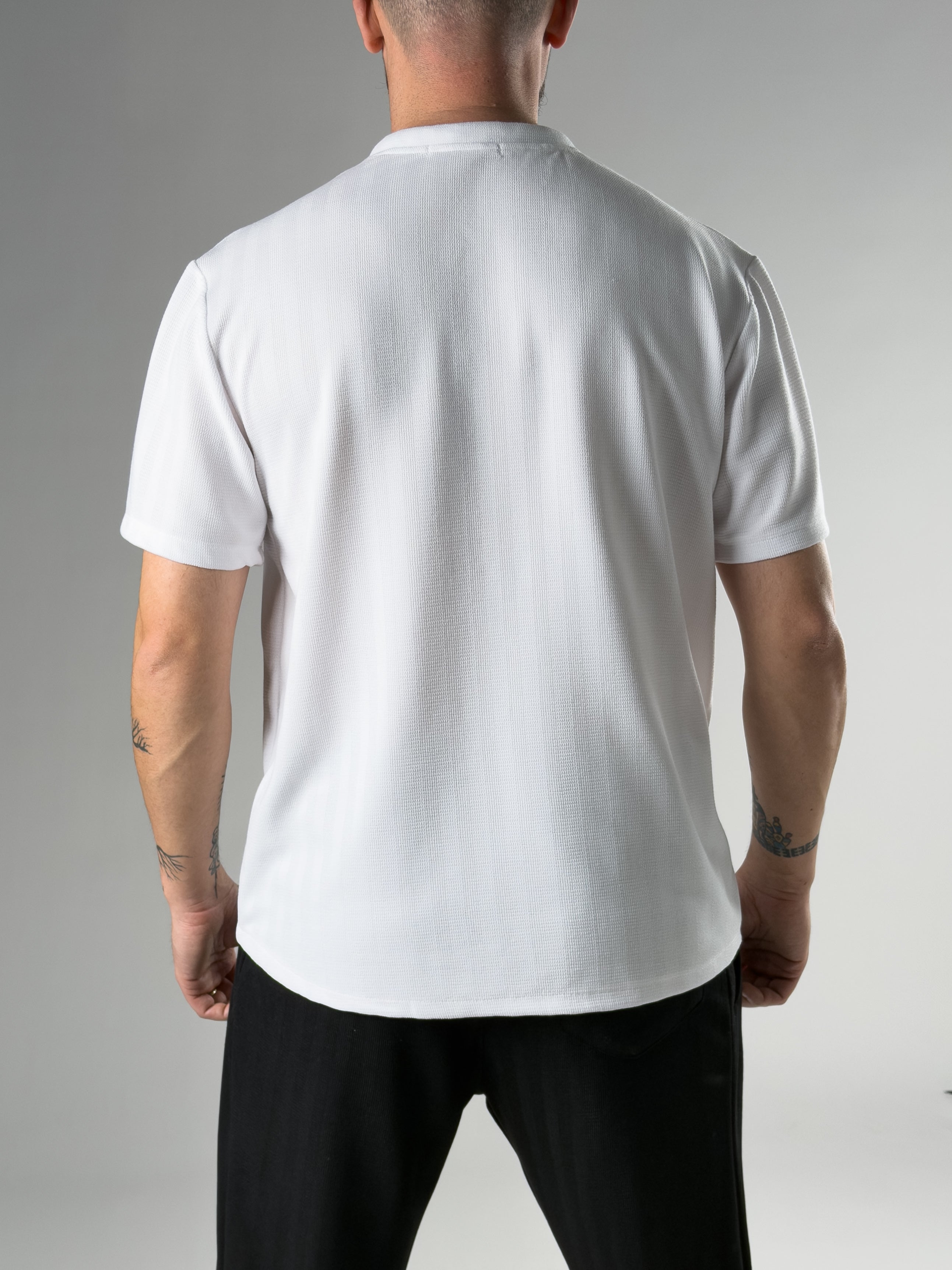 Ethno Fularlı Beyaz Erkek T-Shirt COC2852