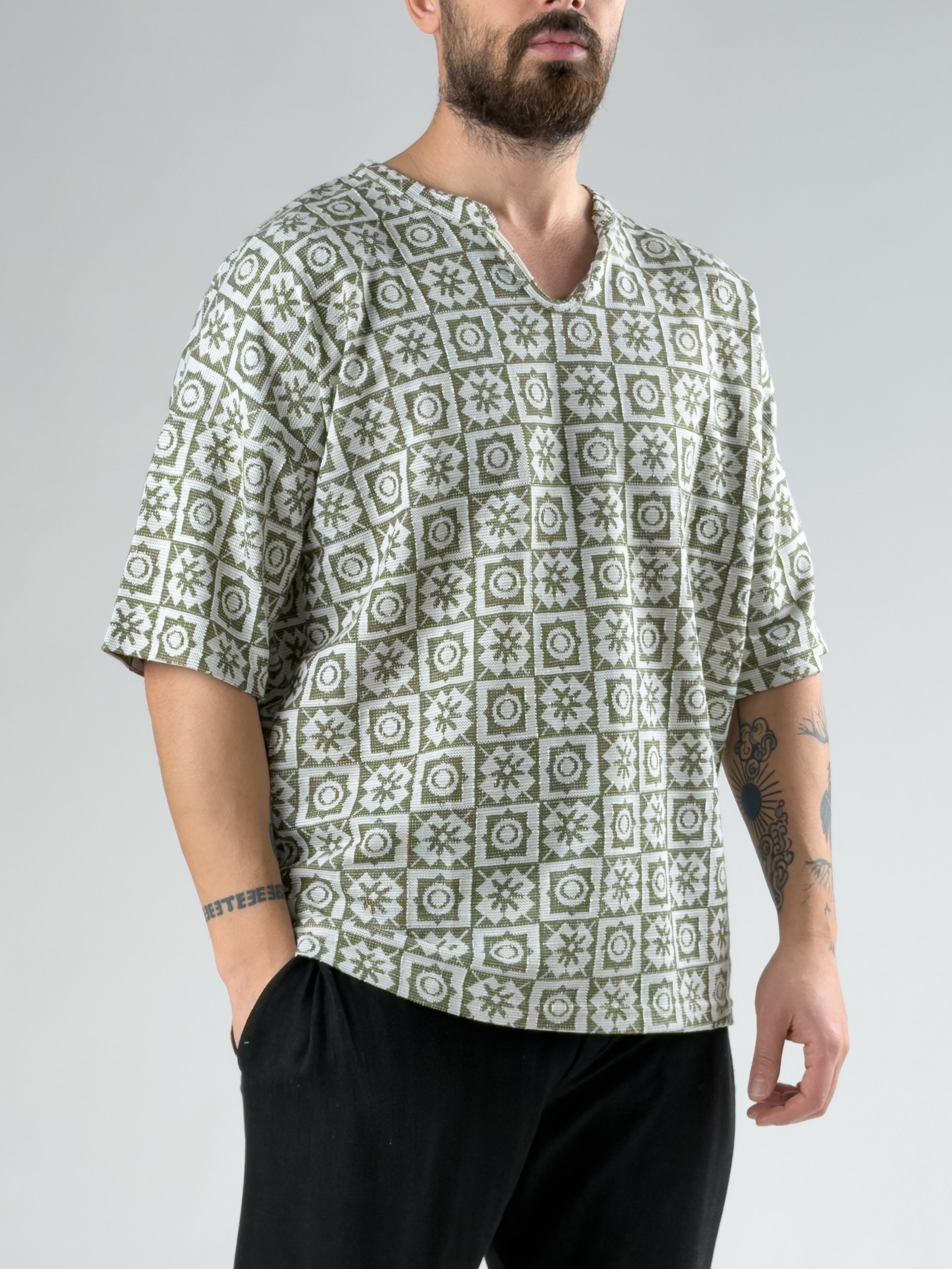 Etnik Desenli Yeşil Yarım Kol Erkek T-shirt COCK0051