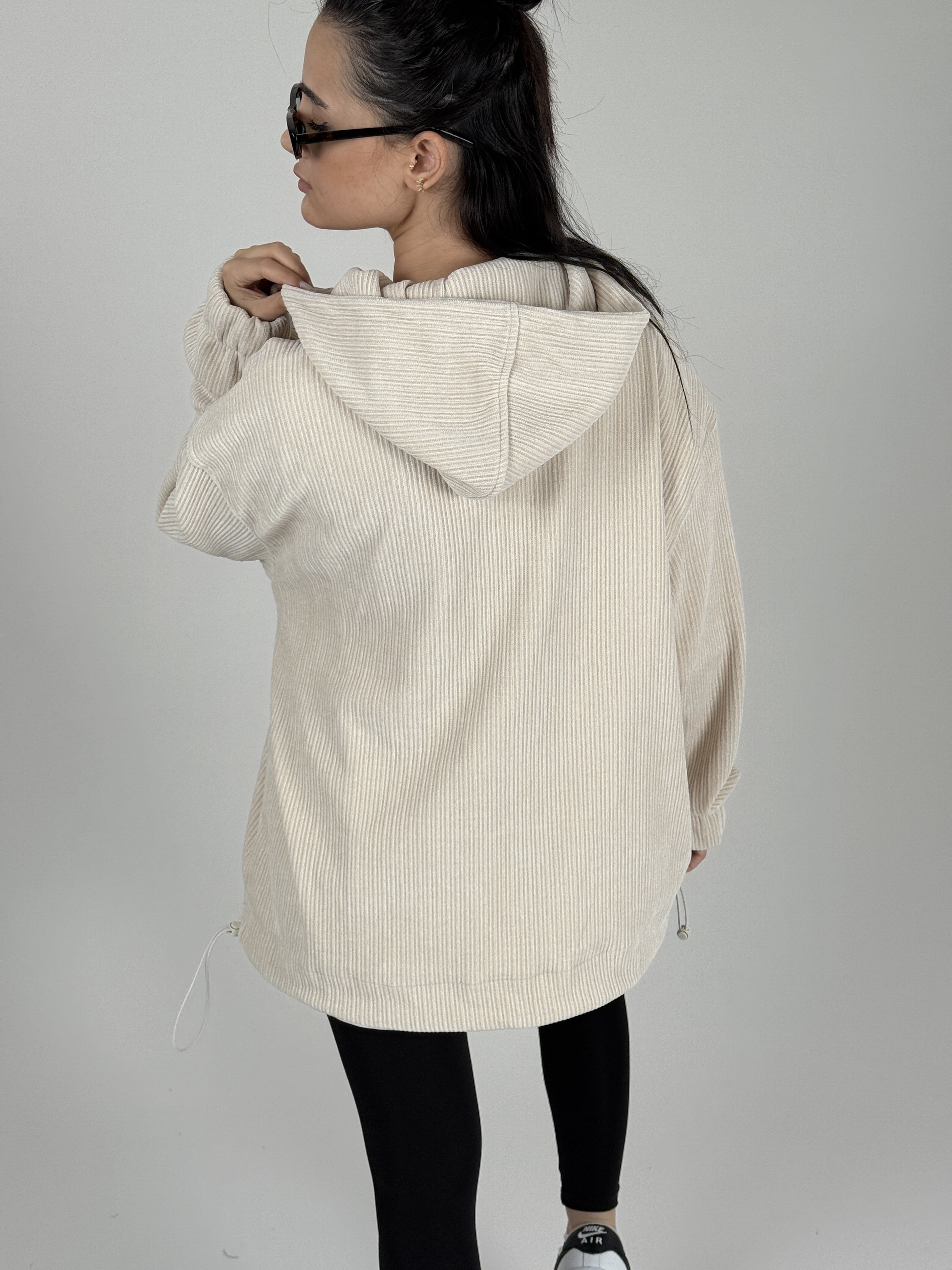 Kadife Dokulu Bej Oversize Kapüşonlu Kadın Sweatshirt COC1089