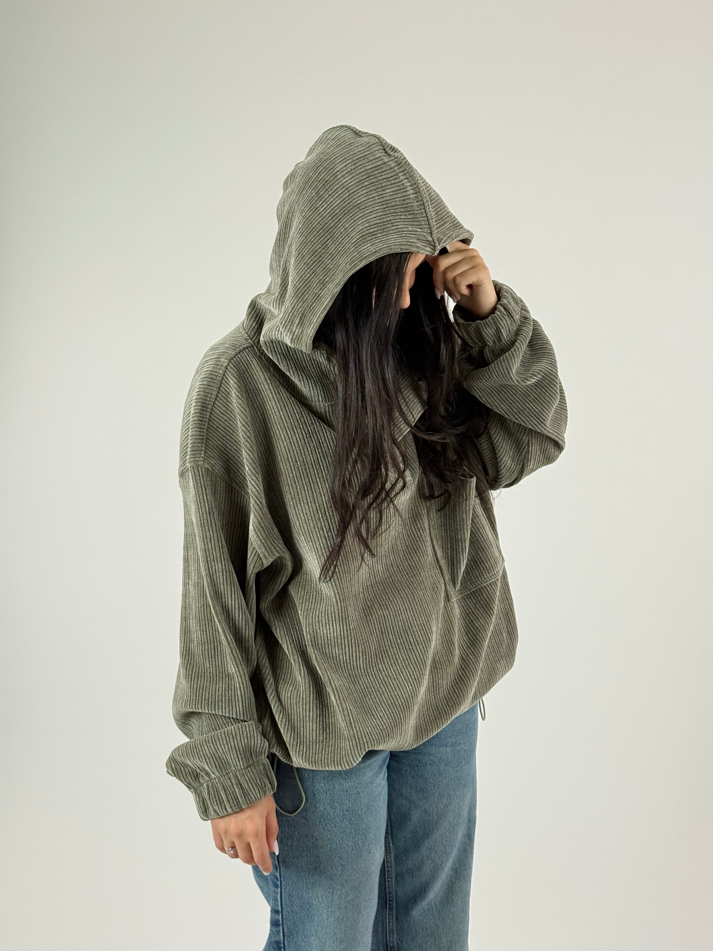 Kadife Dokulu Haki Oversize Kapüşonlu Kadın Sweatshirt COC1184