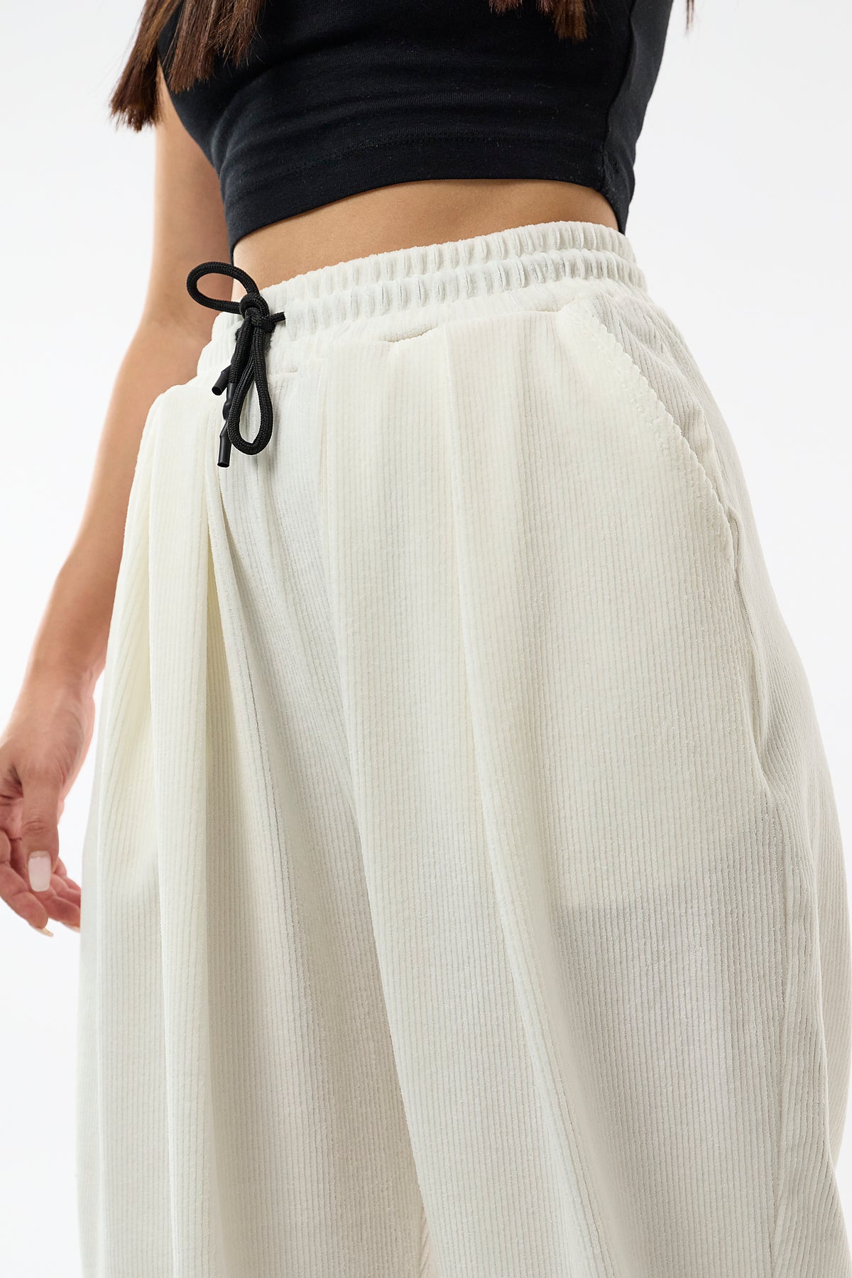 Kadife Pileli Beyaz Jogger Kadın Pantolon COC3629