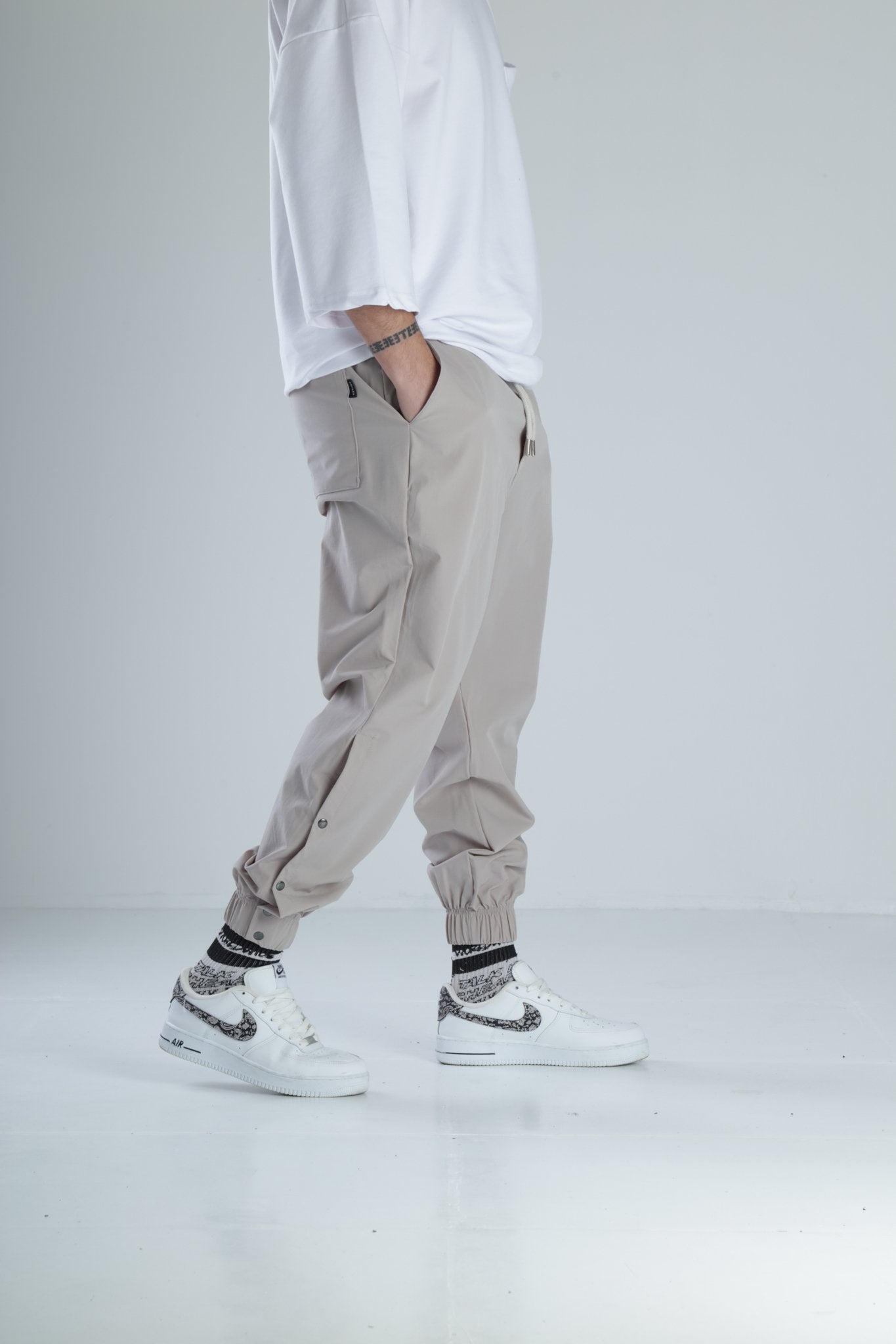 Paça Detaylı Bej Jogger Pantolon COC2077