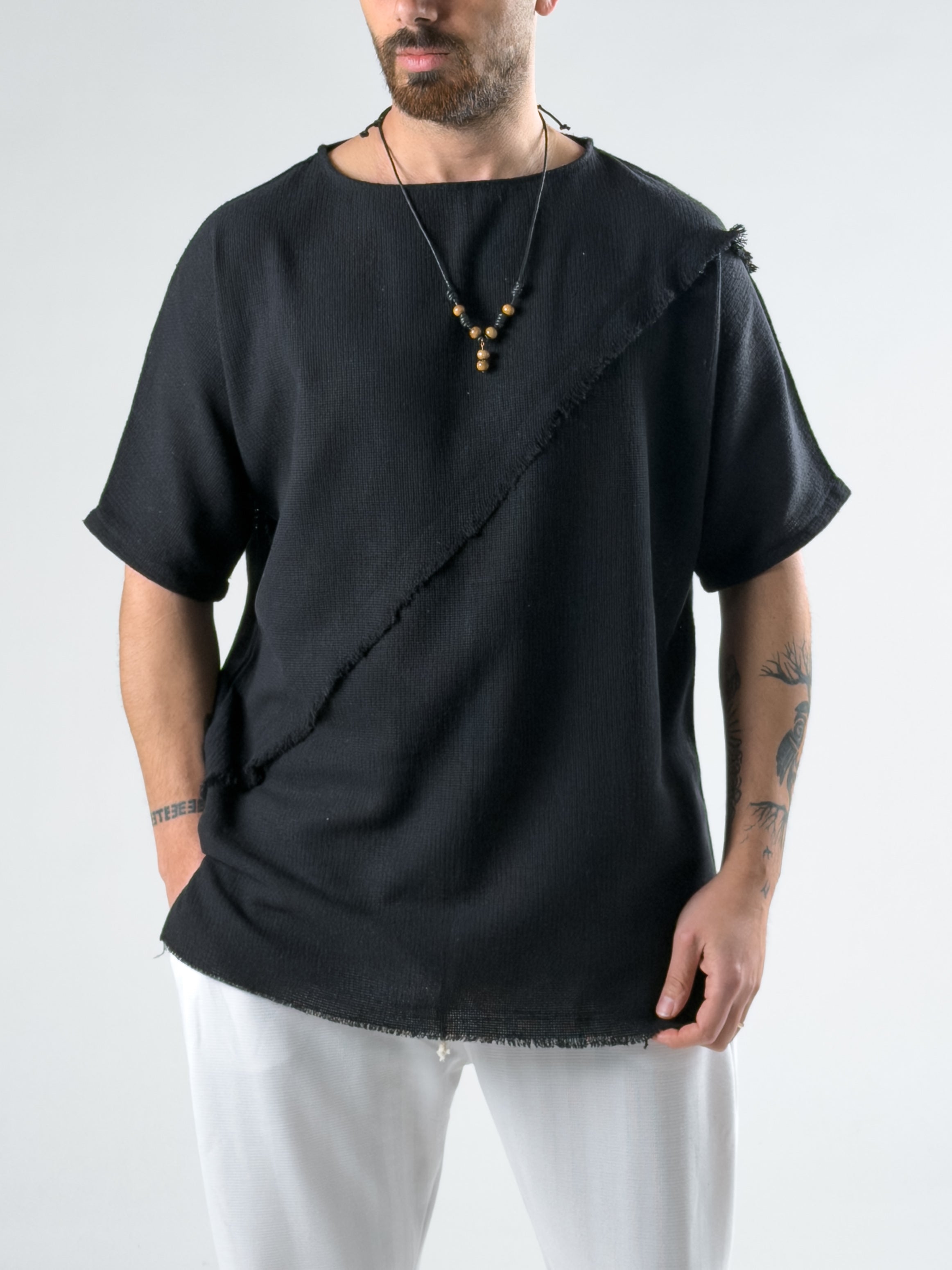 Püsküllü Siyah Buldan Kumaş T-Shirt COC2990