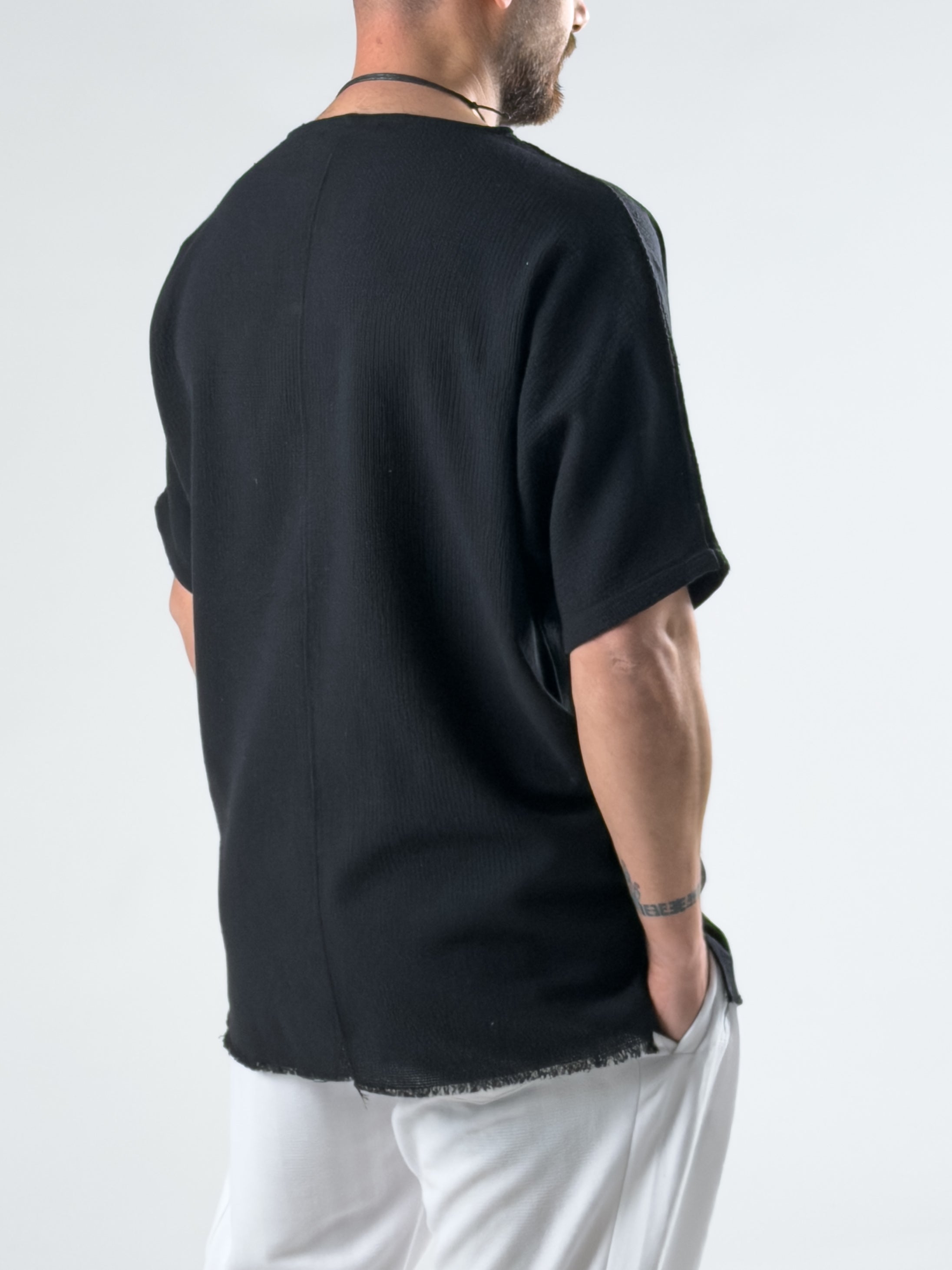 Püsküllü Siyah Buldan Kumaş T-Shirt COC2990