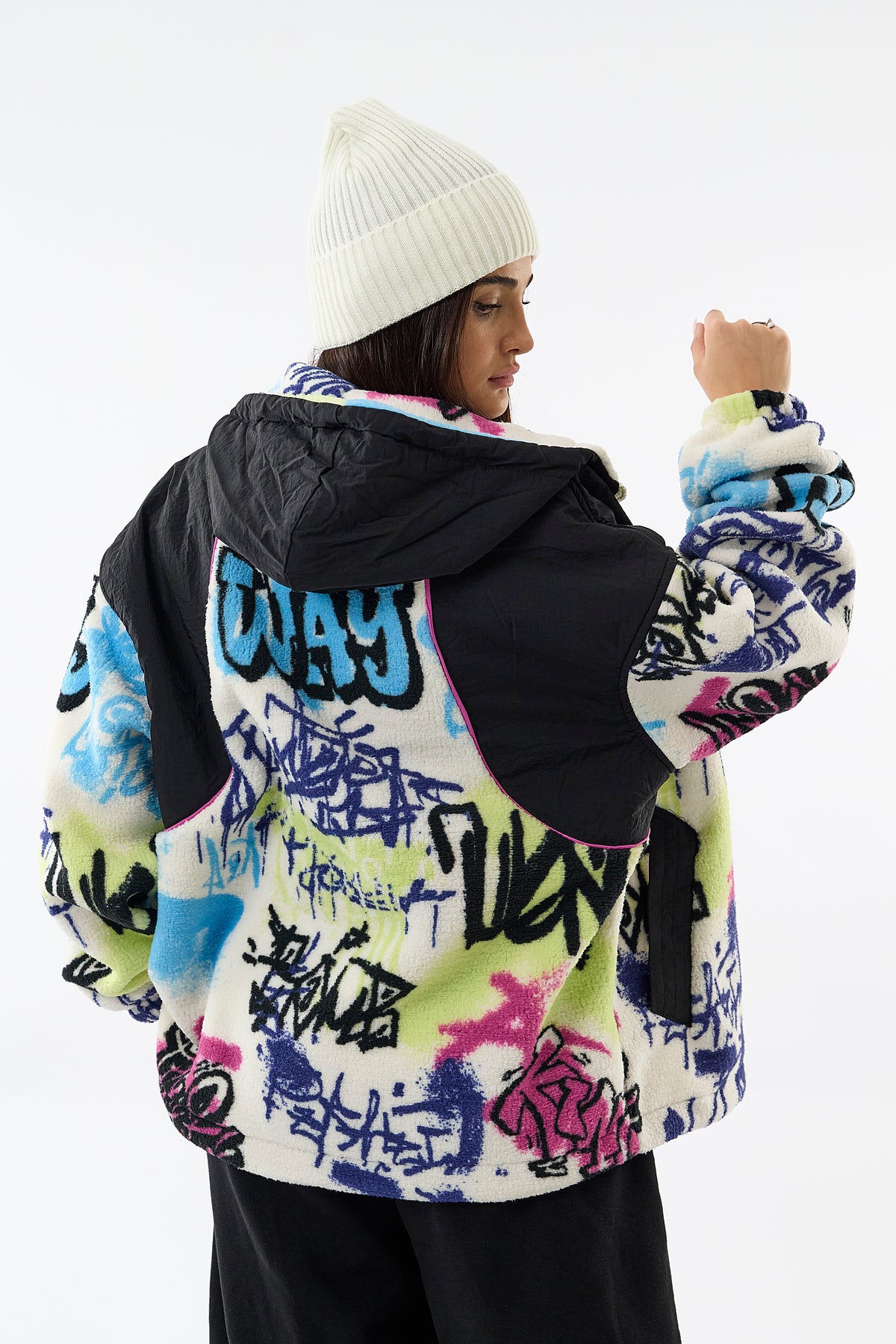 Renkli Grafiti Baskılı Fermuarlı Oversize Polar Kadın Ceket COC3610