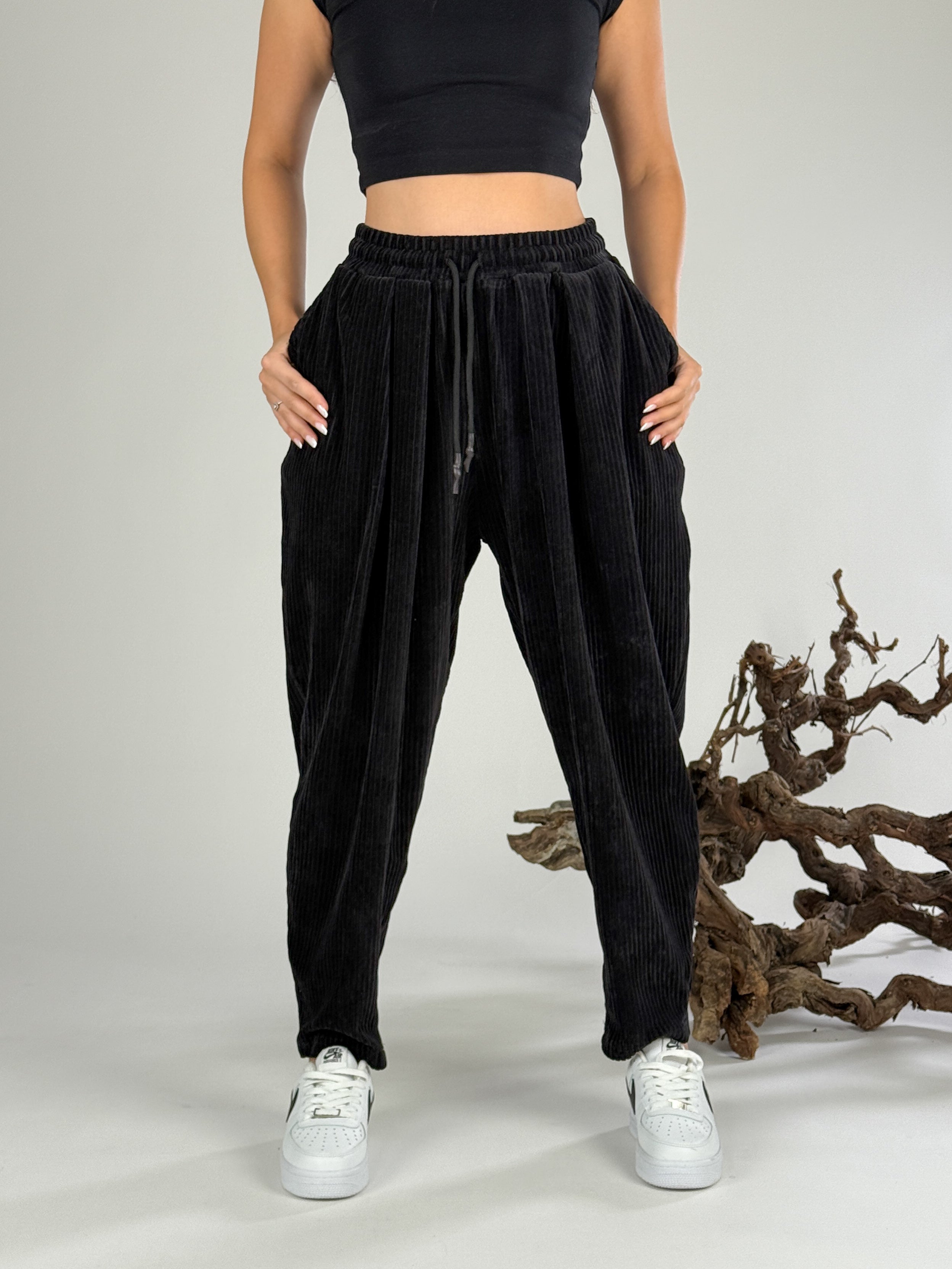 Siyah Kadife Pileli Kadın Jogger Pantolon COC1056