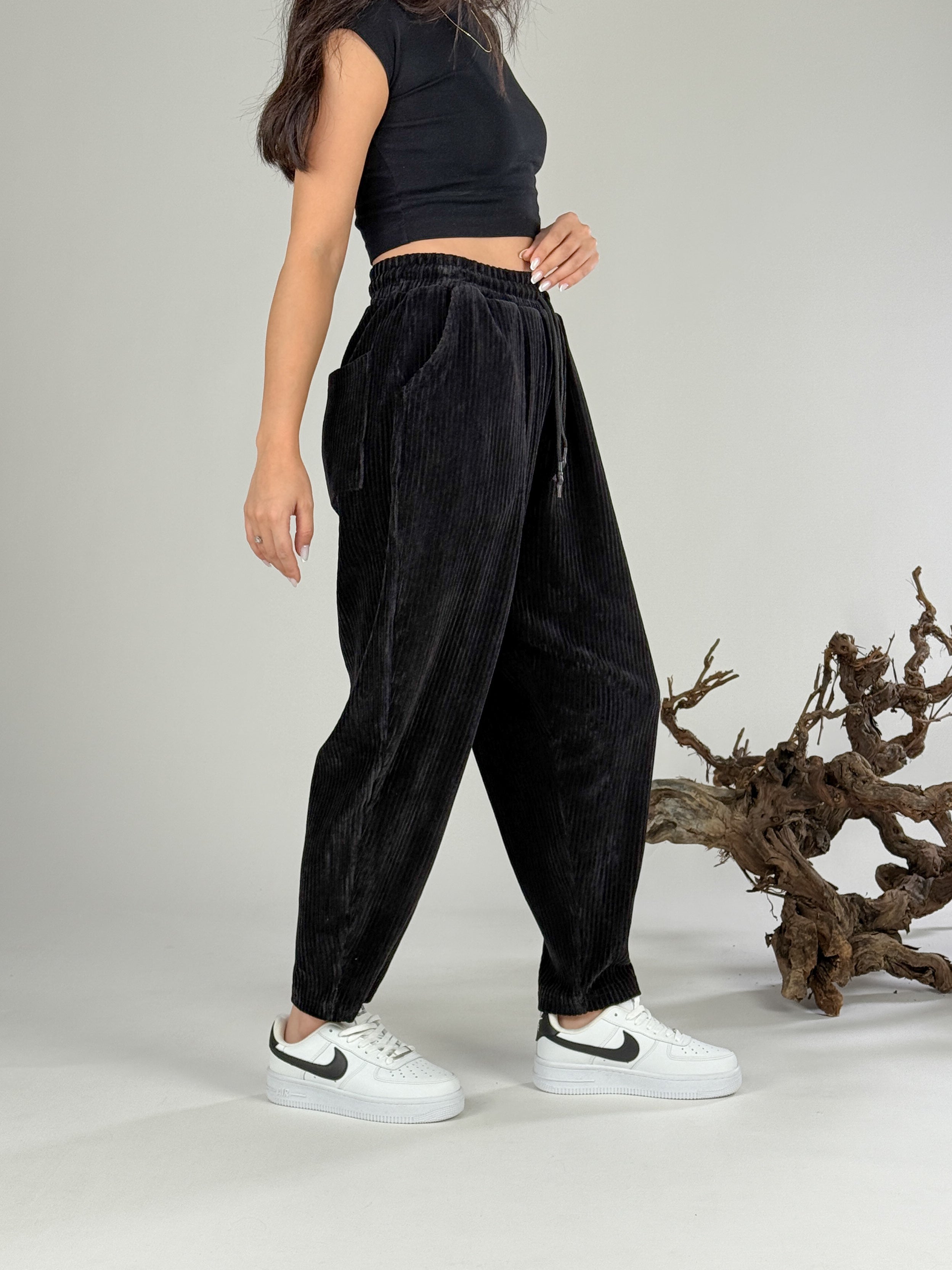 Siyah Kadife Pileli Kadın Jogger Pantolon COC1056