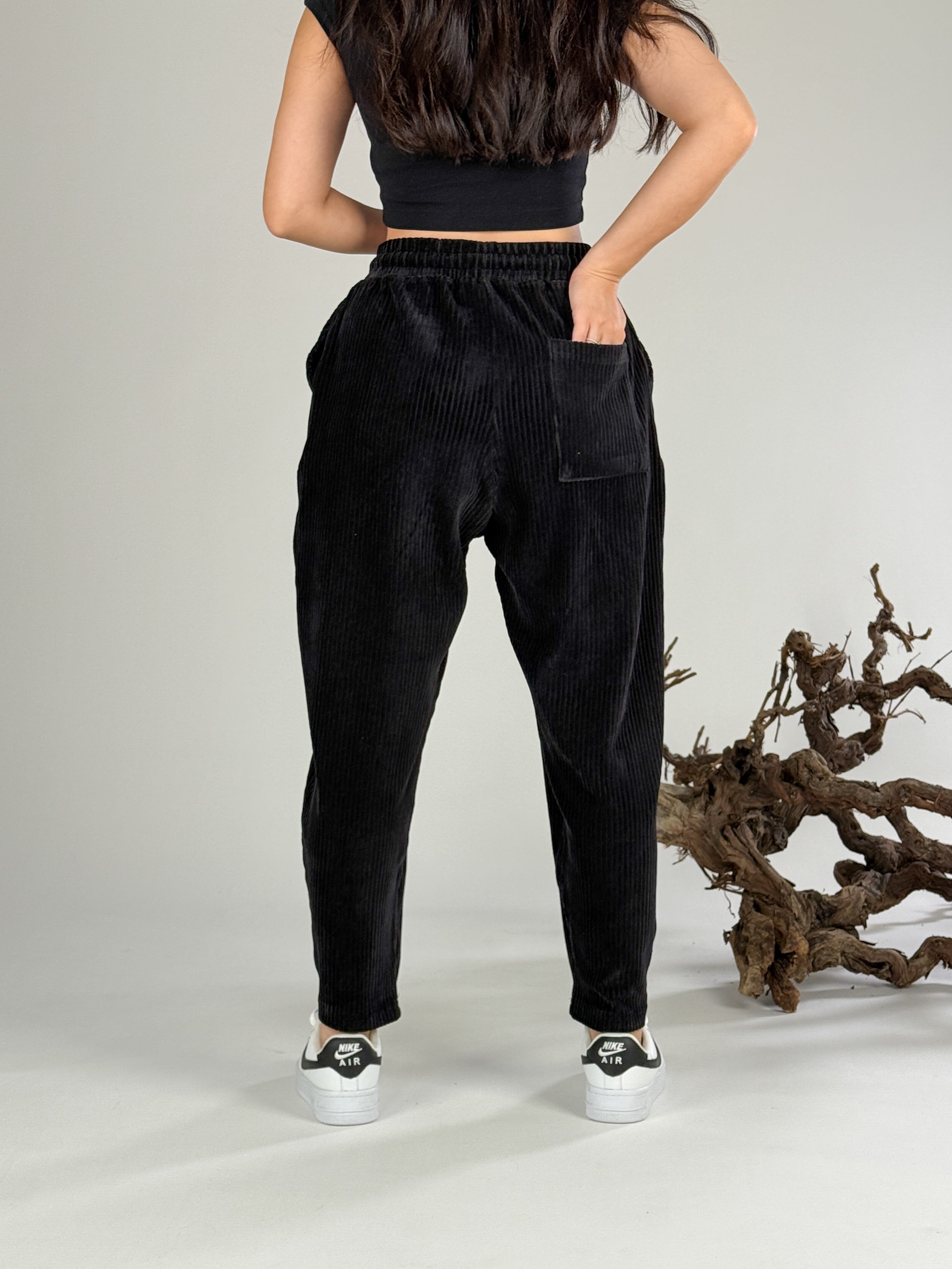 Siyah Kadife Pileli Kadın Jogger Pantolon COC1056