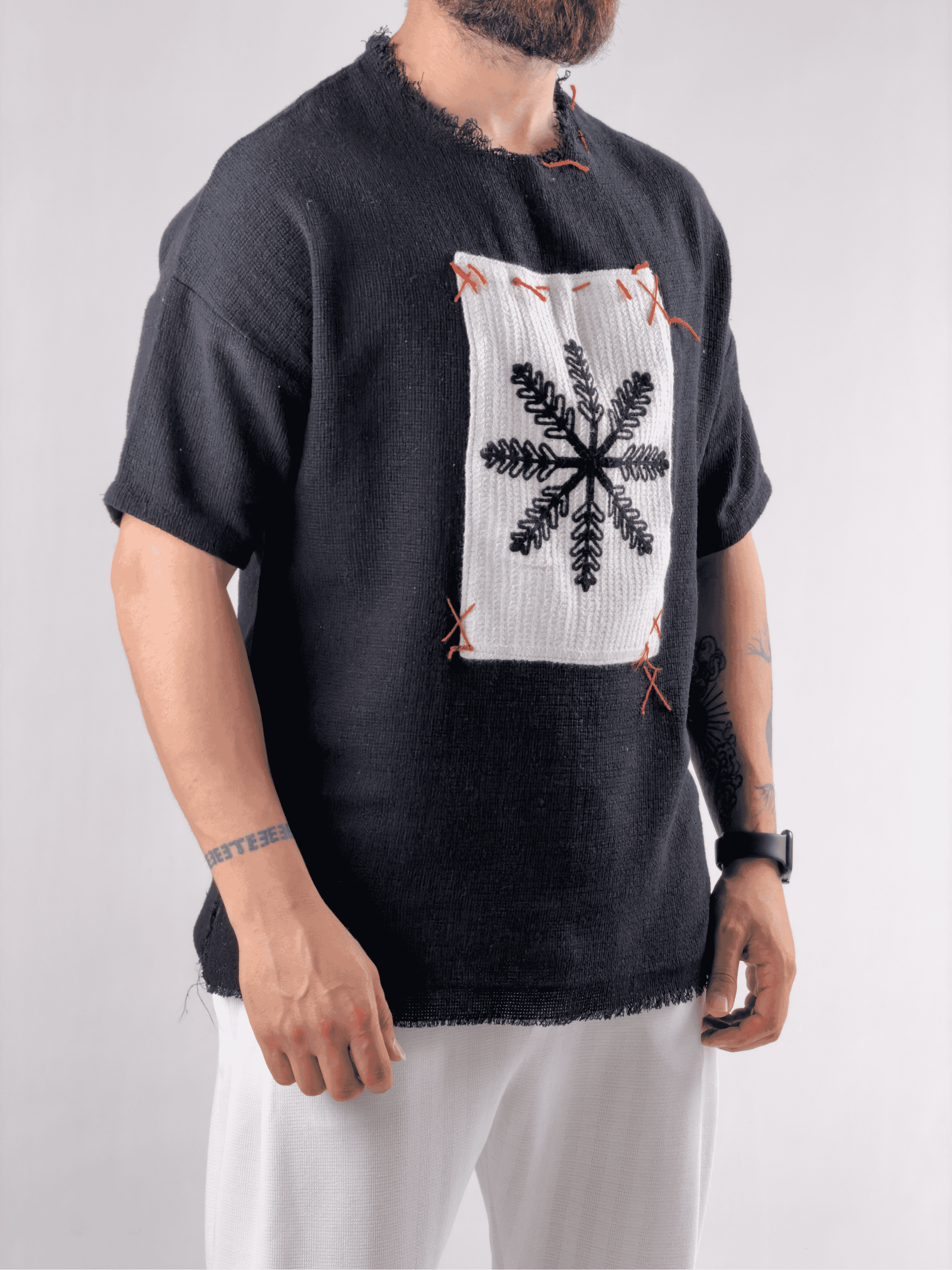 Tasarım Çiçek Desenli Siyah T-Shirt COC3214
