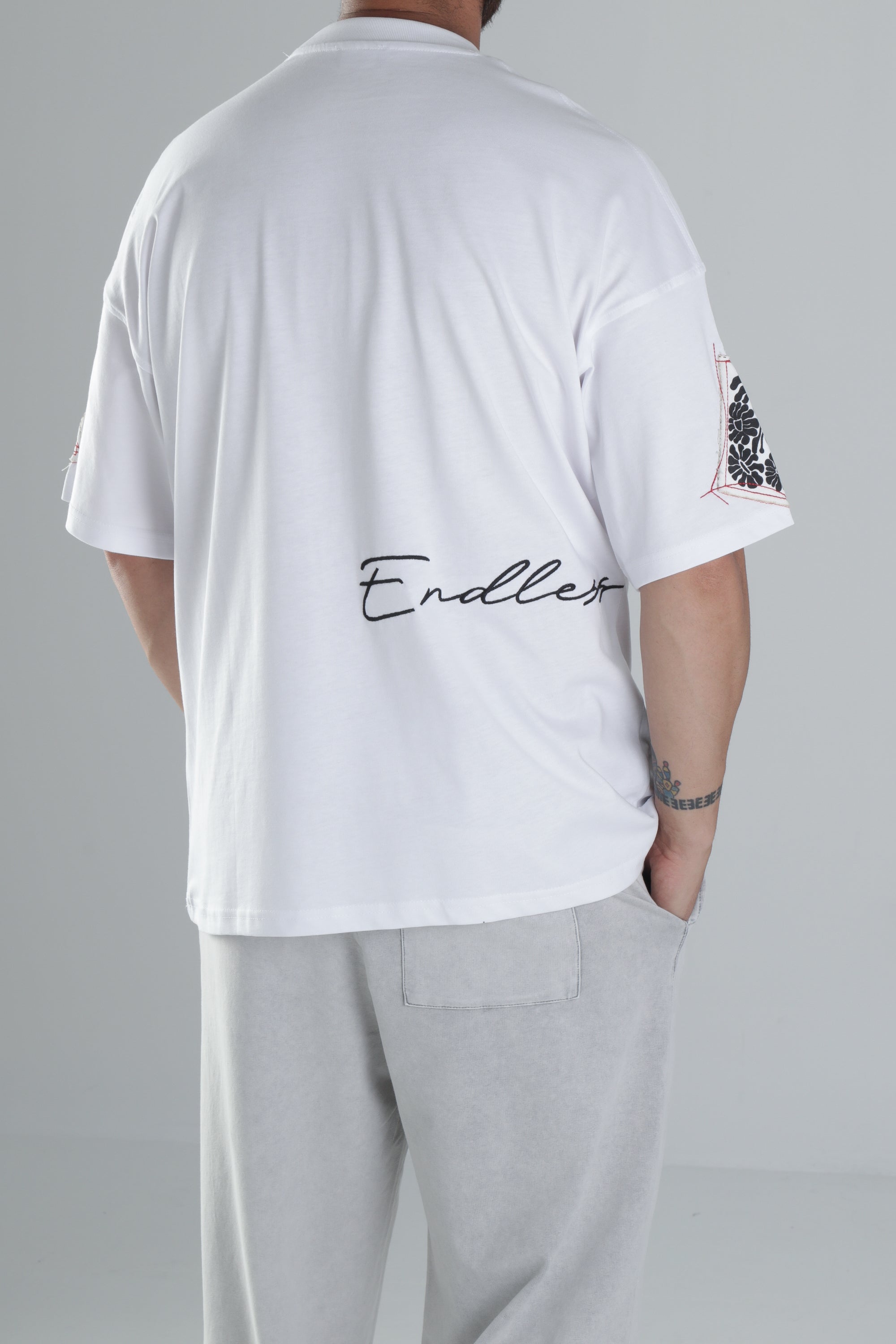 Yama Desenli Beyaz Tasarım T-Shirt COC1301